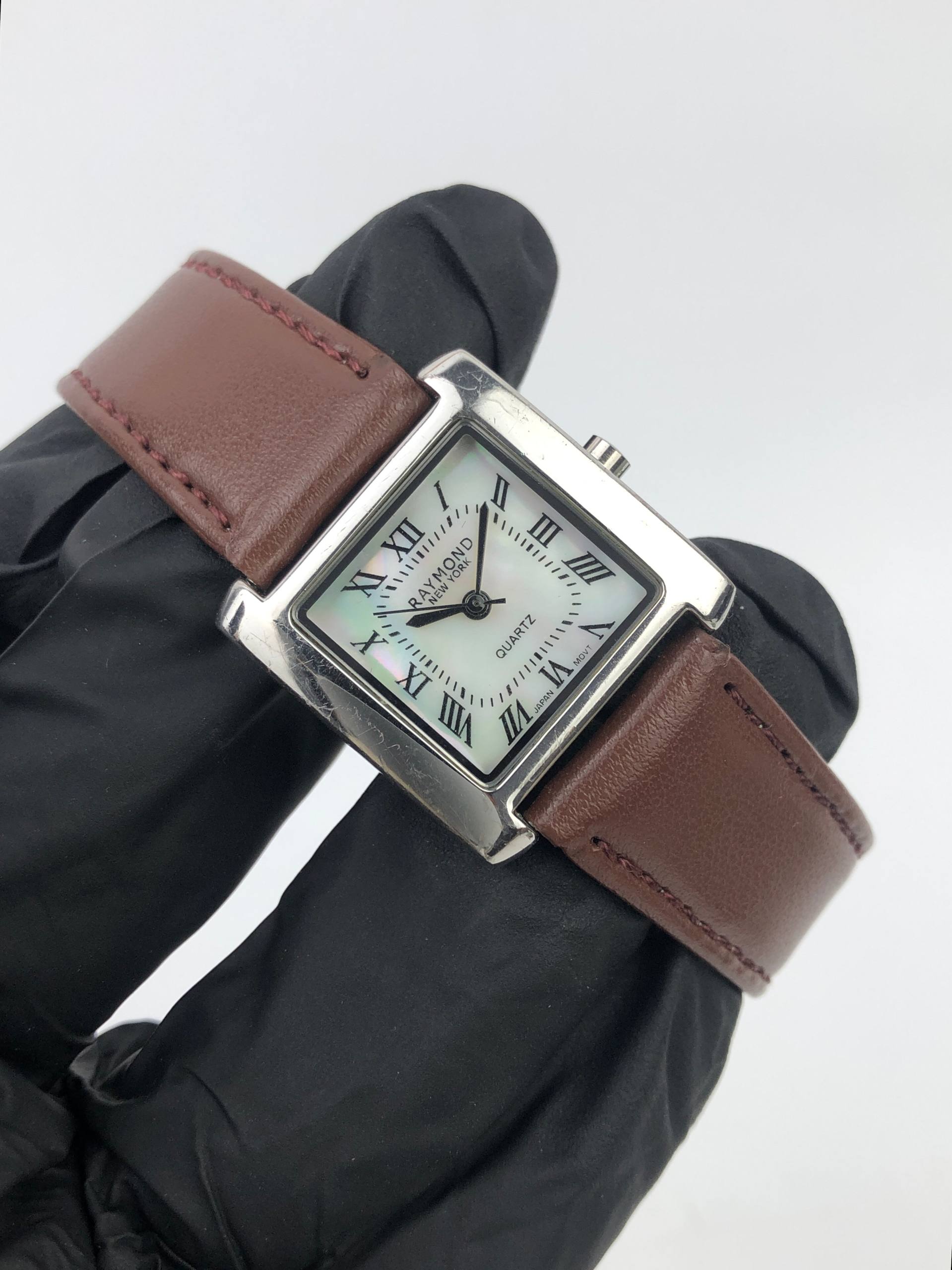 RAYMOND NEW YORK QUARTZ ROMAN DIAL RECTANGULAR LADIES DRESS WATCH - Gambar 3