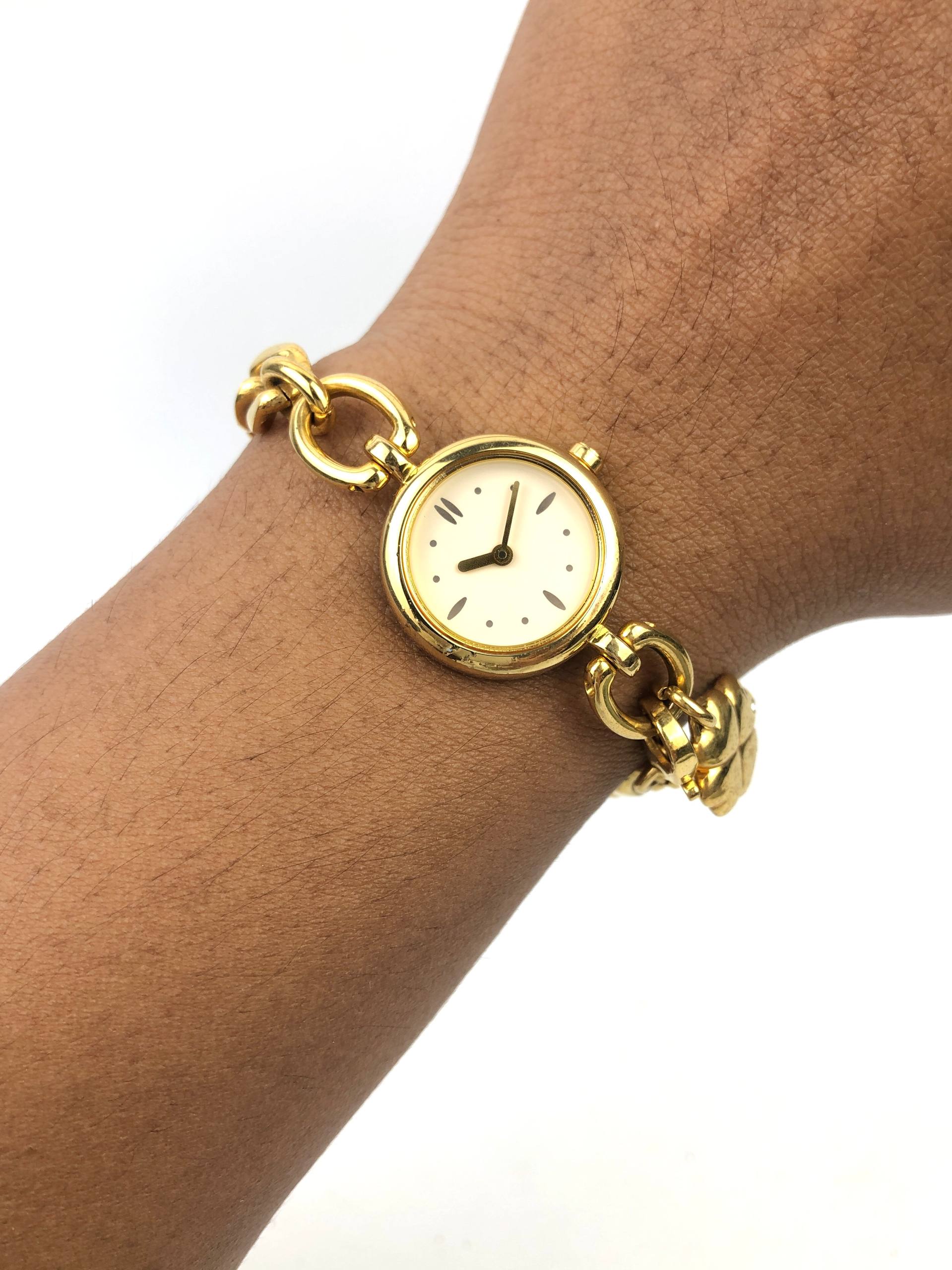NOEVIR CHARM BRACELET WATCH GOLD TONE LADIES JAPAN MOVEMENT VINTAGE