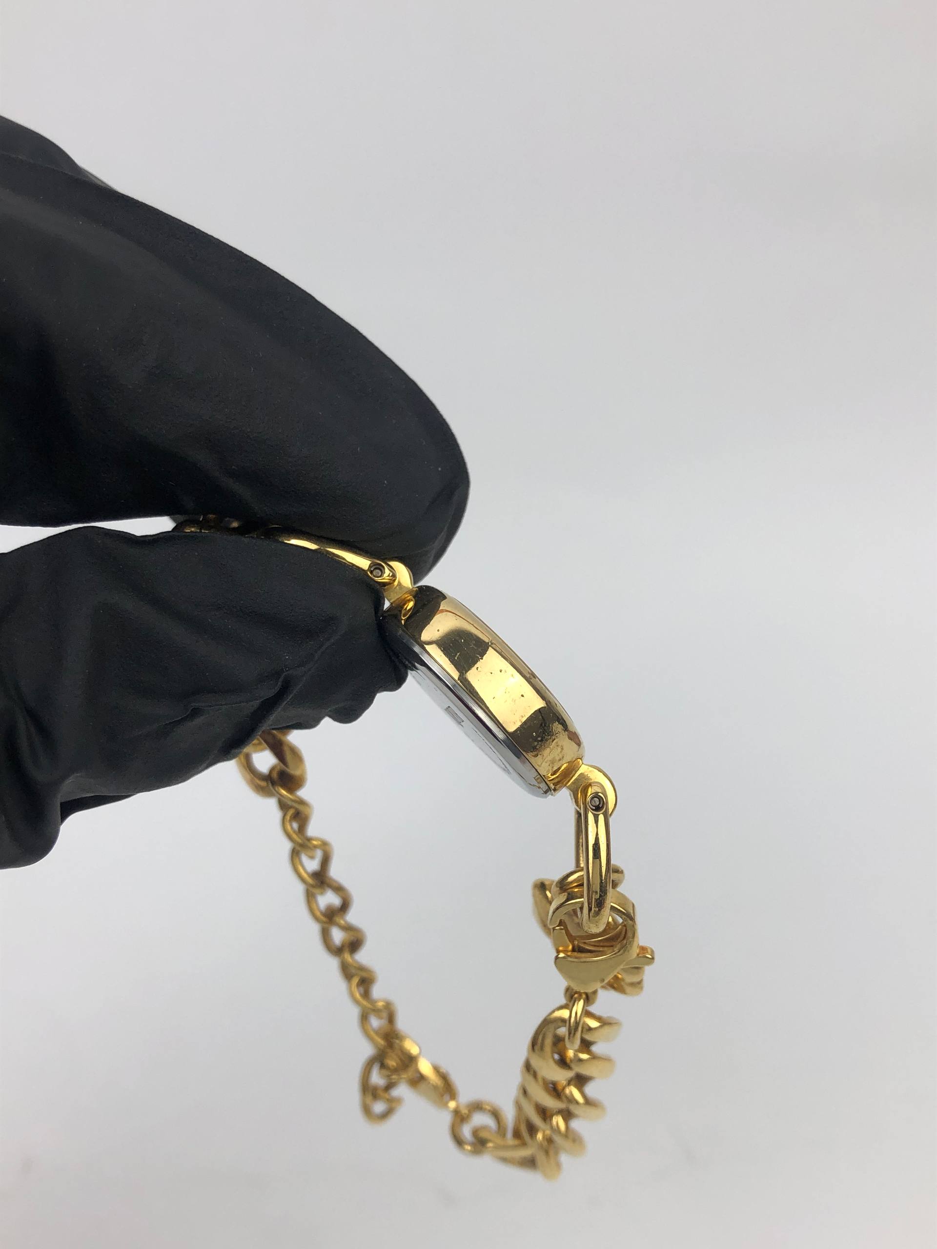 NOEVIR CHARM BRACELET WATCH GOLD TONE LADIES JAPAN MOVEMENT VINTAGE - Gambar 6