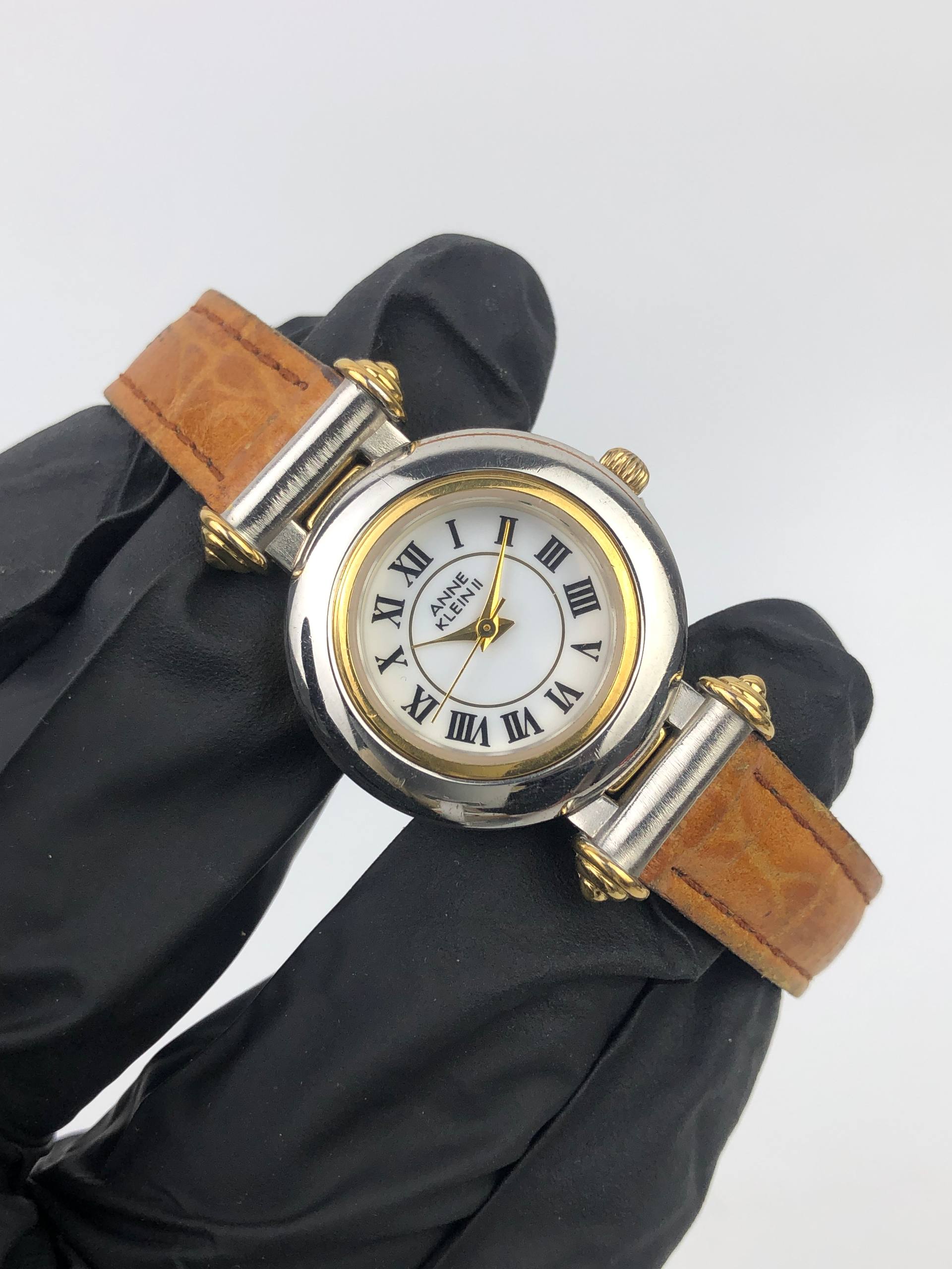 ANNE KLEIN ROMAN DIAL TWO TONE LADIES DRESS WATCH QUARTZ - Gambar 4