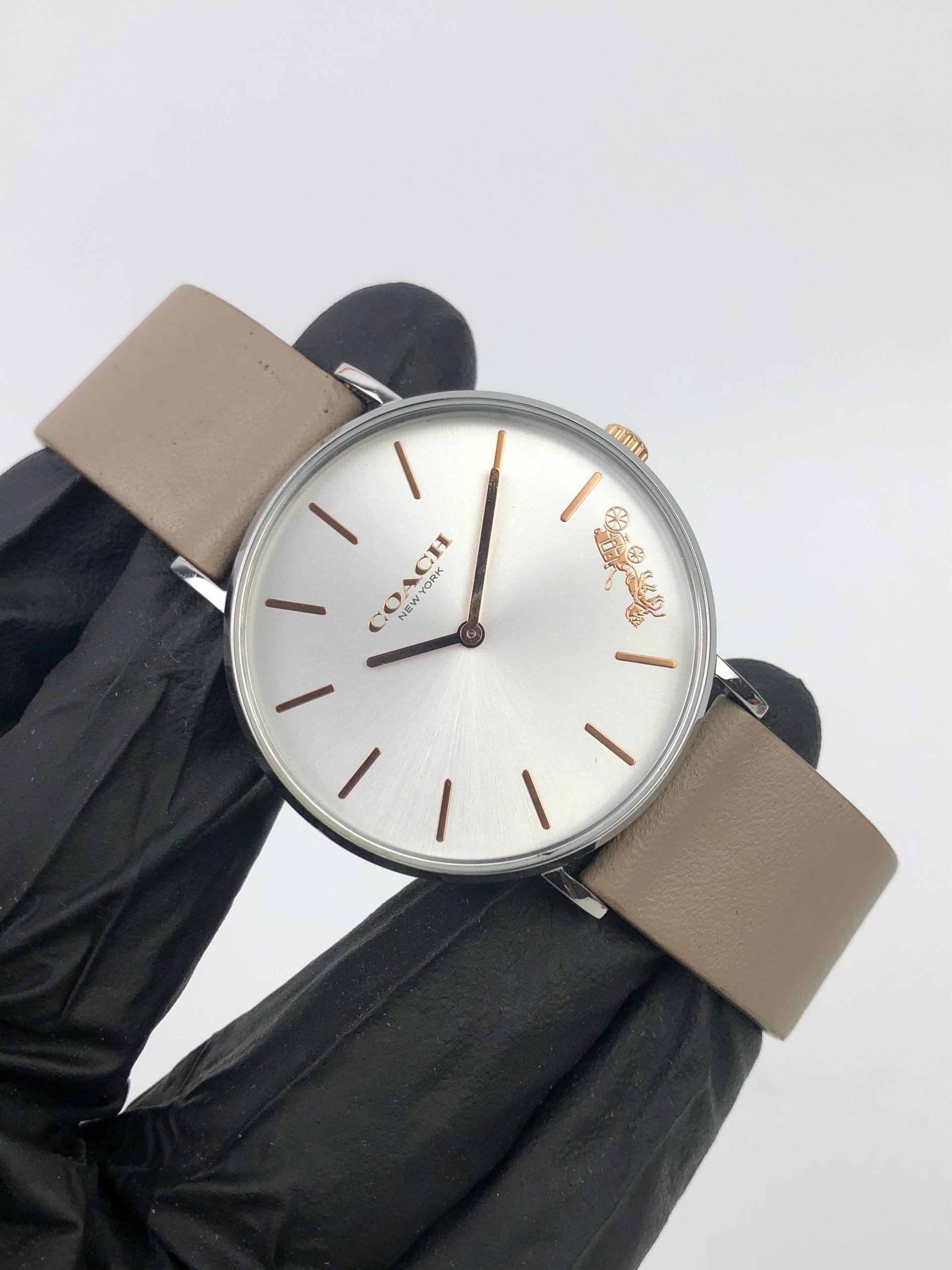 COACH NEW YORK MINIMALIST WHITE DIAL ORIGINAL WOMEN’S WATCH CA.120.7.14.1595 - Gambar 4