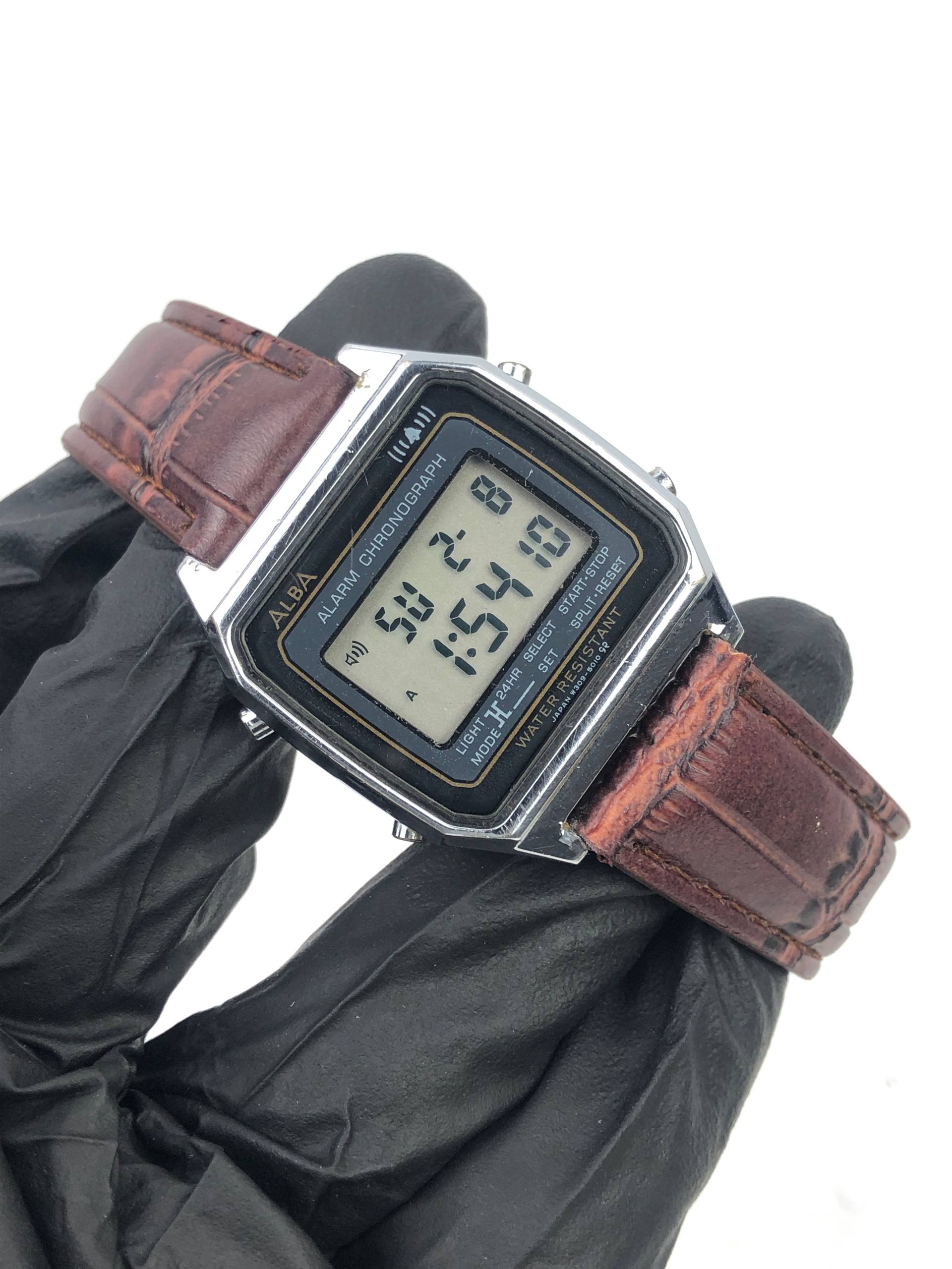 ALBA W309-5010 DIGITAL ALARM CHRONOGRAPH JAPAN VINTAGE LCD - Gambar 4