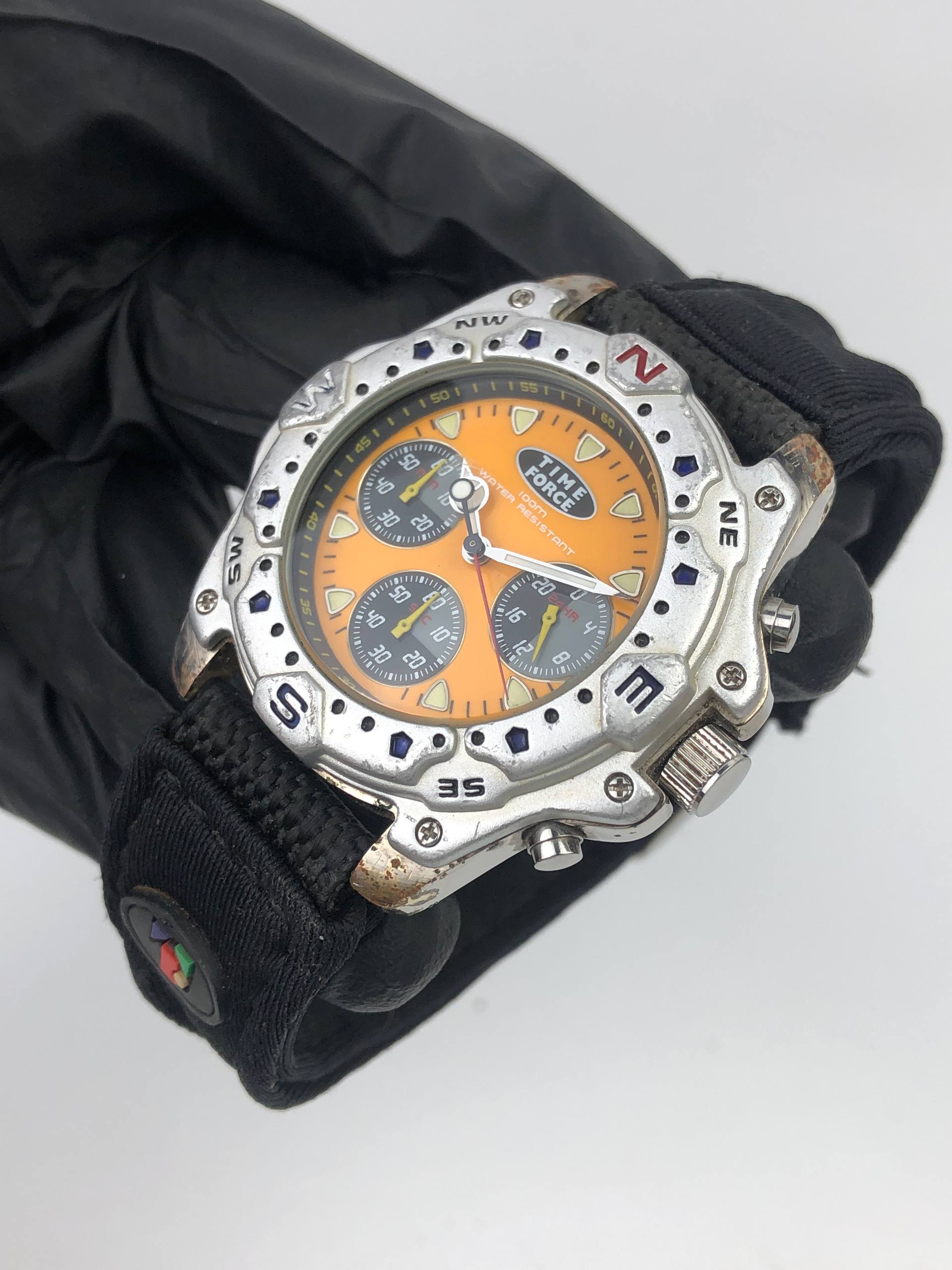 TIME FORCE CHRONOGRAPH ORANGE DIAL 100M QUARTZ 9001 - Gambar 3