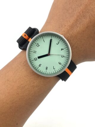 JAPAN WATCH V52-D182 JAPAN QUARTZ MINIMALIST BAUHAUS MINT DIAL