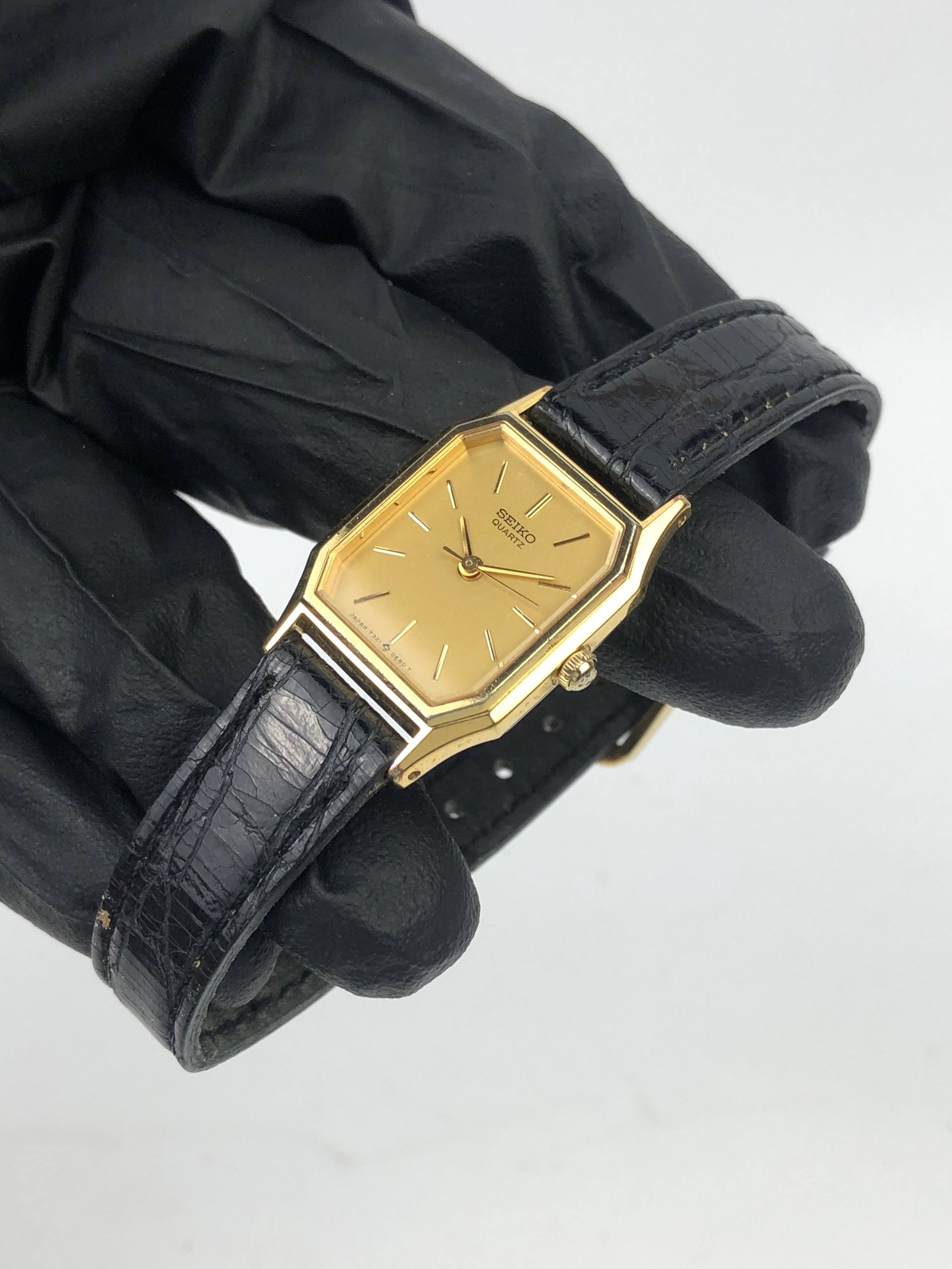 SEIKO QUARTZ LADIES 7321-5220 GOLD DIAL RECTANGULAR STEPED CASE JAPAN - Gambar 5