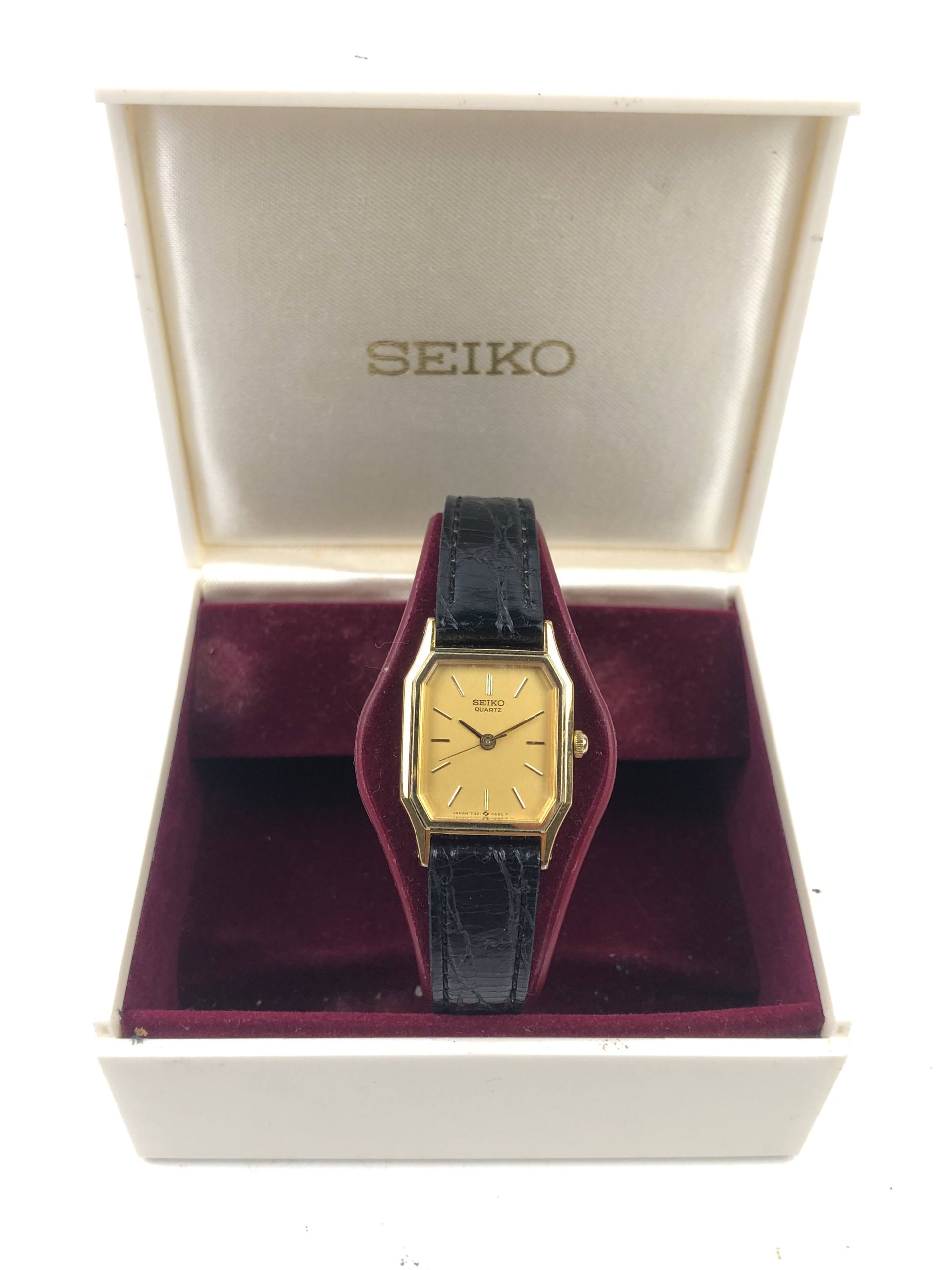 SEIKO QUARTZ LADIES 7321-5220 GOLD DIAL RECTANGULAR STEPED CASE JAPAN