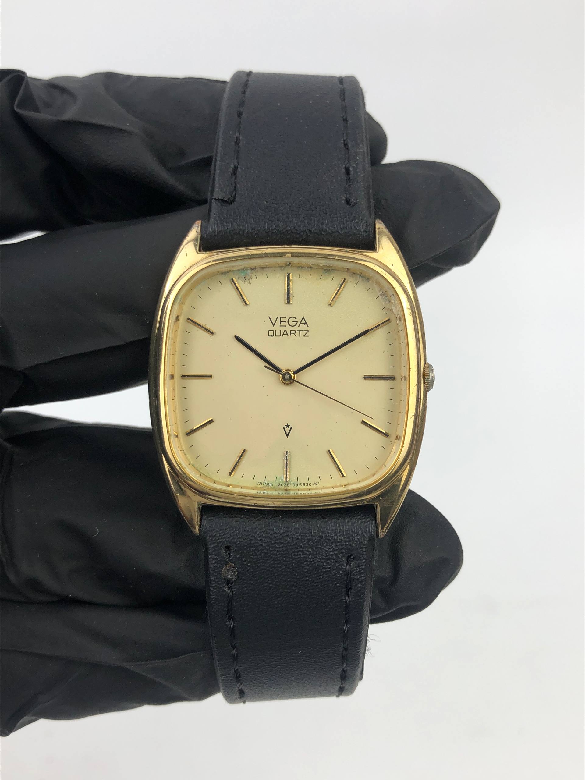 VEGA QUARTZ JAPAN GOLD DIAL CUSHION CASE DRESS WATCH ORIGINAL - Gambar 2