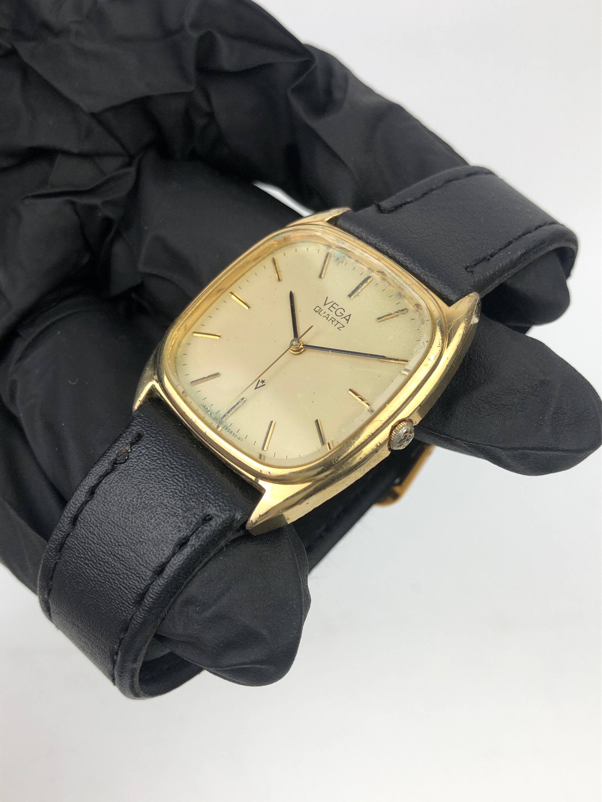 VEGA QUARTZ JAPAN GOLD DIAL CUSHION CASE DRESS WATCH ORIGINAL - Gambar 3