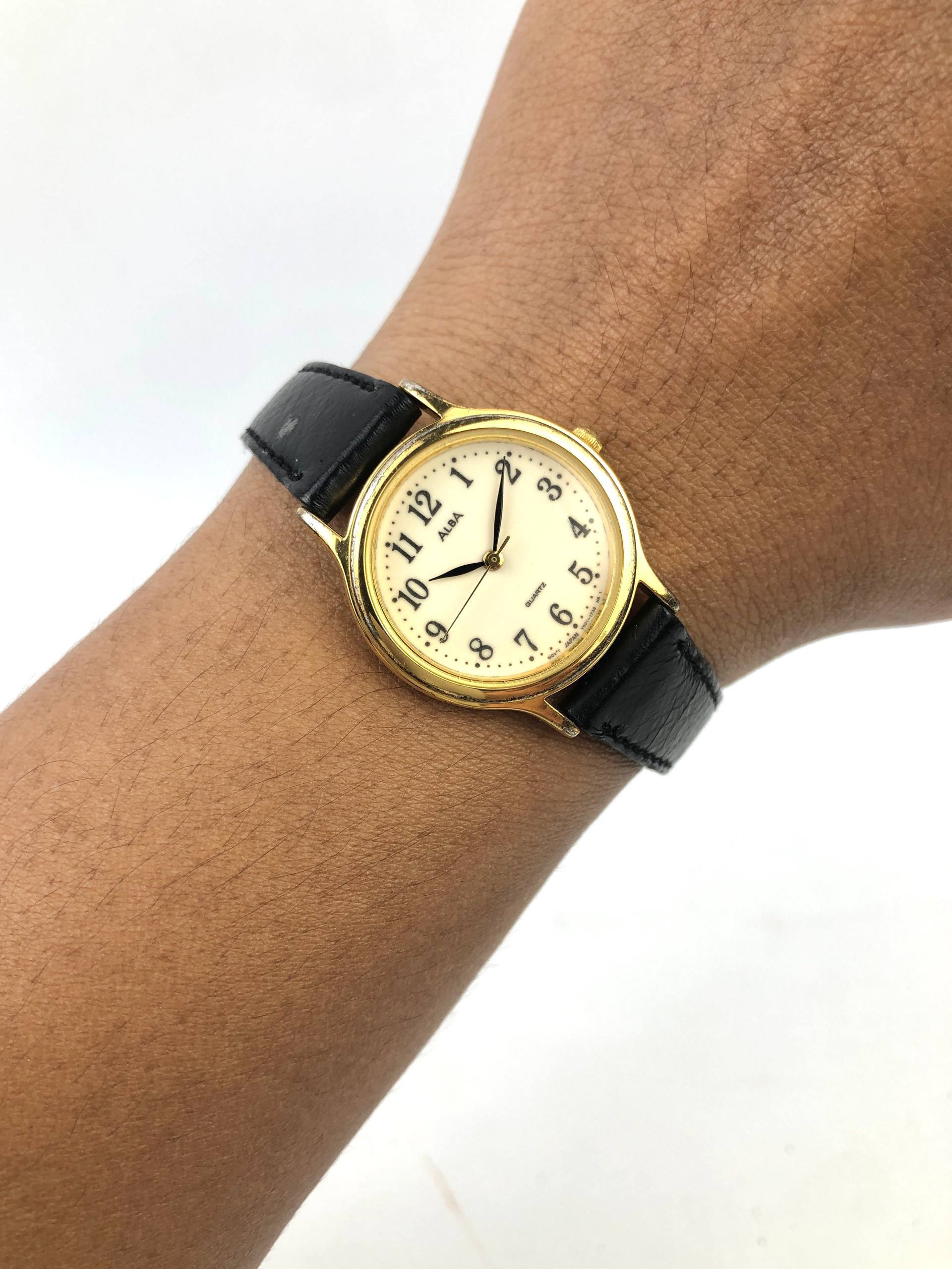 ALBA QUARTZ LADIES V501-6K00 CREAM DIAL GOLD CASE JAPAN MOVEMENT ORIGINAL