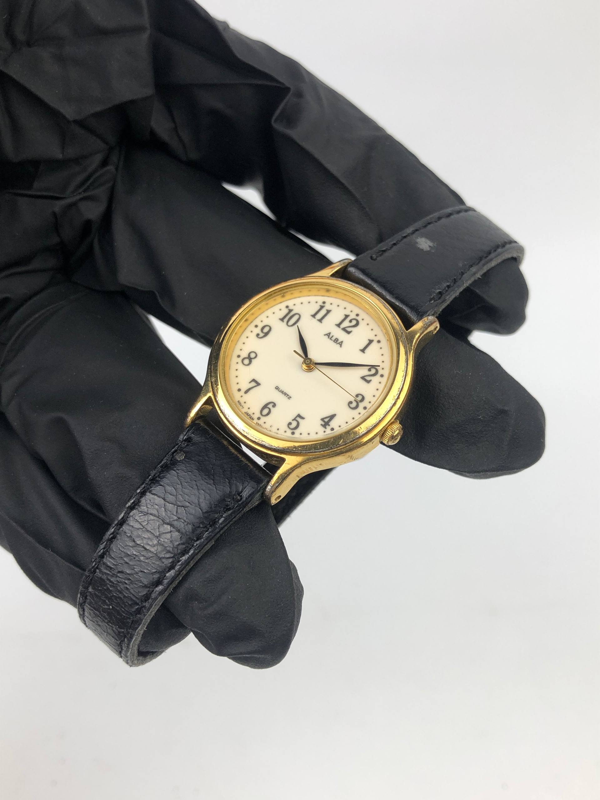 ALBA QUARTZ LADIES V501-6K00 CREAM DIAL GOLD CASE JAPAN MOVEMENT ORIGINAL - Gambar 3