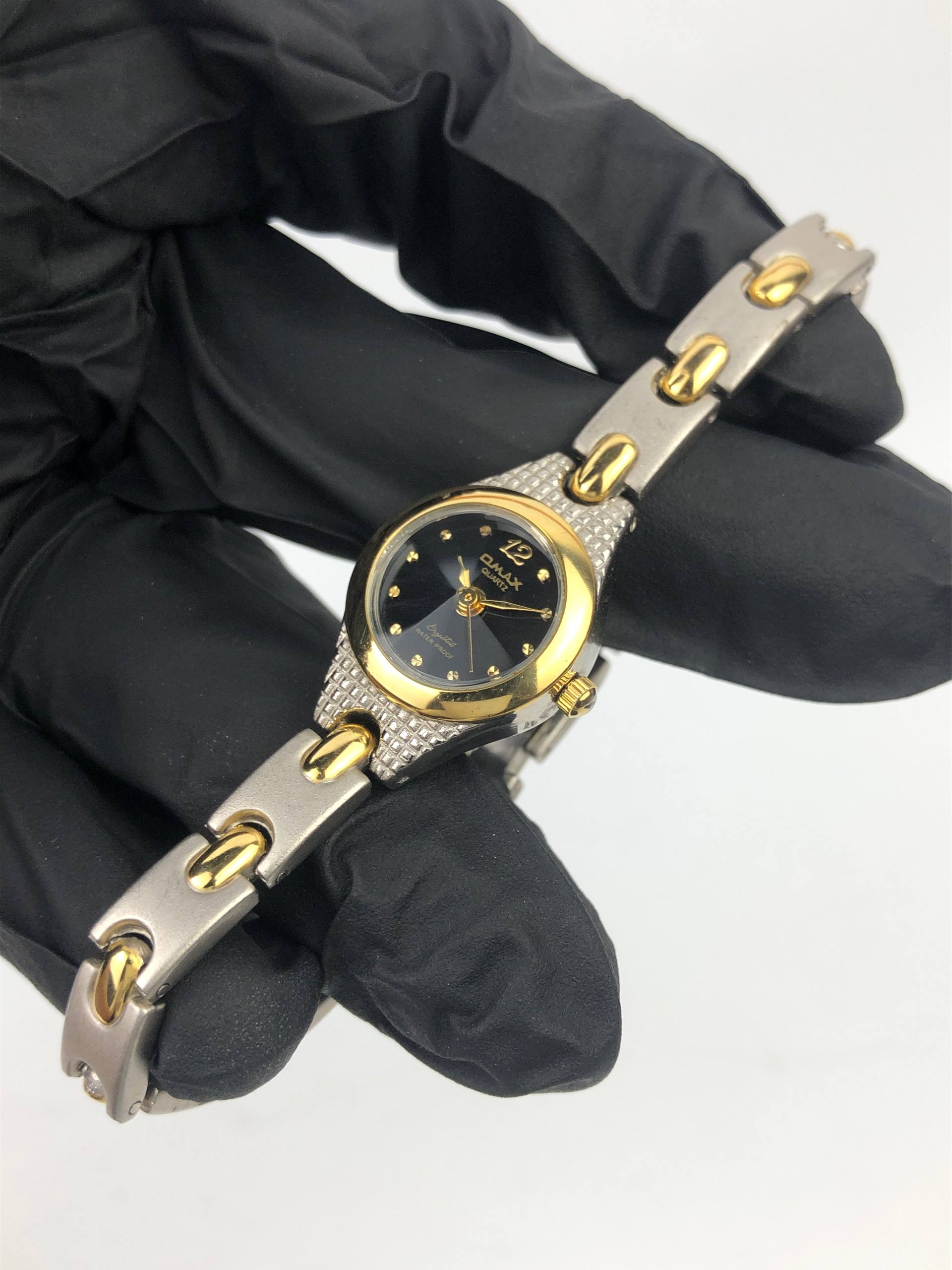 OMAX LADIES QUARTZ BLACK DIAL TWO TONE BRACELET JAPAN MOVEMENT ORIGINAL - Gambar 3
