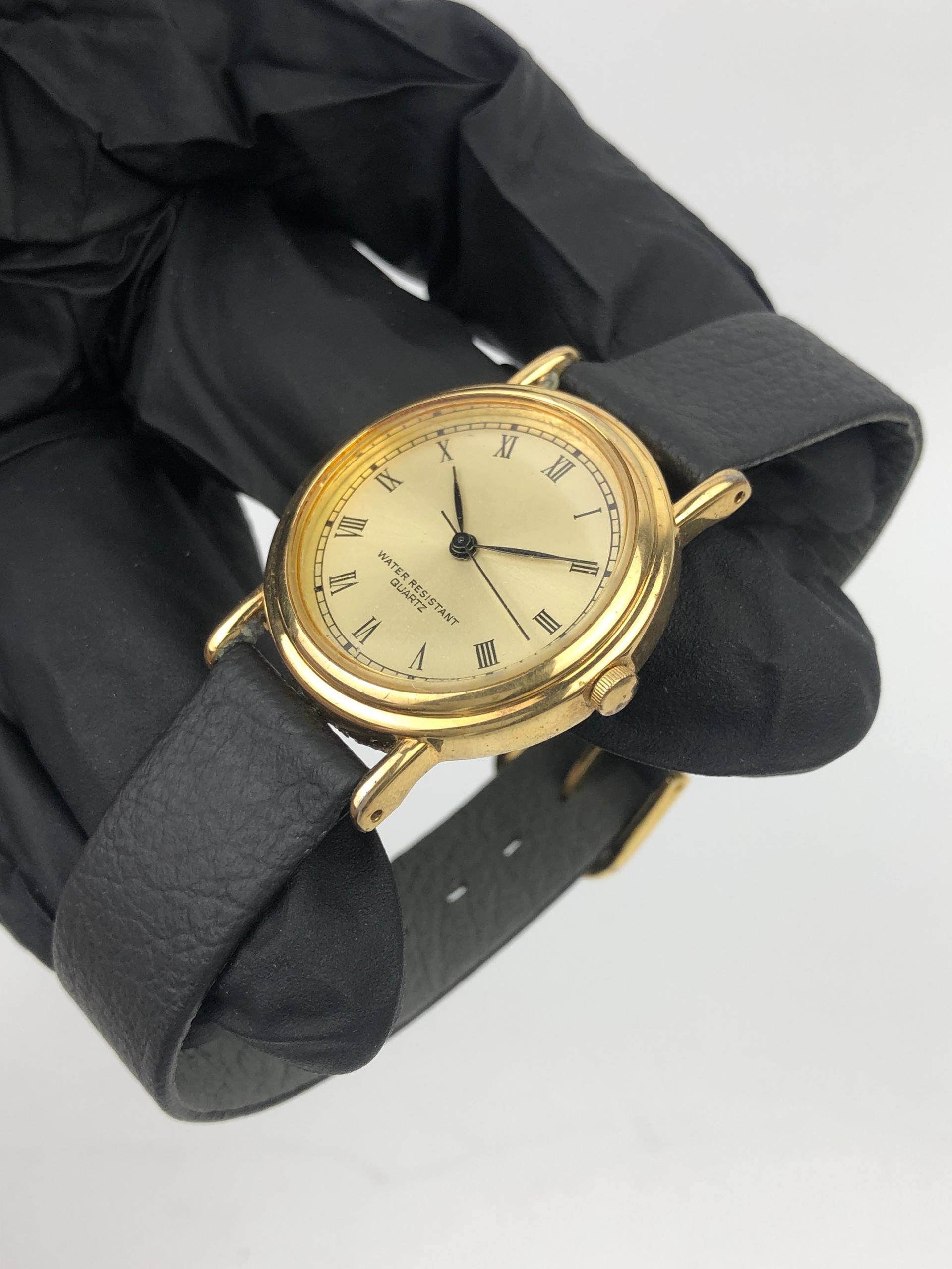 CLASSIC ROMAN DIAL QUARTZ DRESS WATCH GOLD TONE JAPAN MOVEMENT - Gambar 3