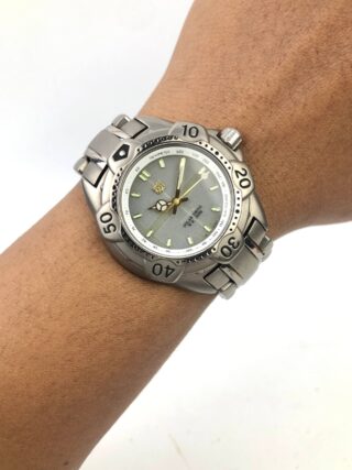 ELGIN TITANIUM SOLAR DRIVE 200M DIVER SILVER DIAL ORIGINAL TITANIUM JAPAN MOVEMENT