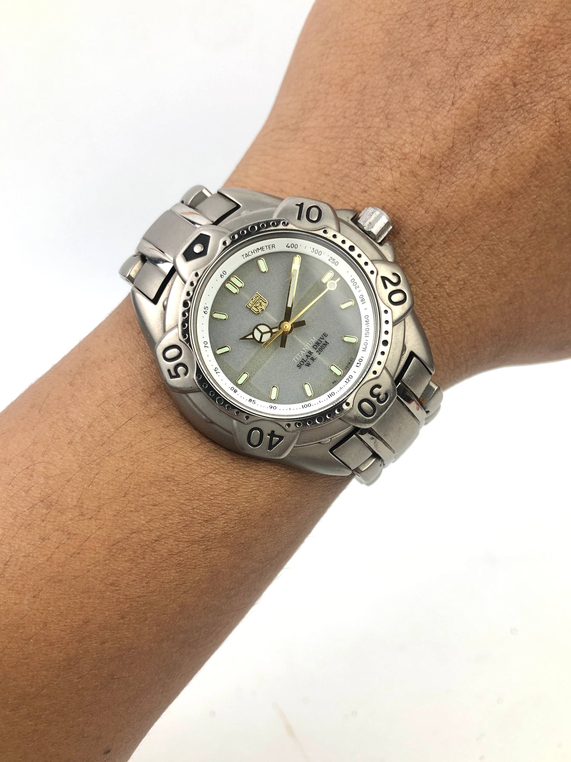 ELGIN TITANIUM SOLAR DRIVE 200M DIVER SILVER DIAL ORIGINAL TITANIUM JAPAN MOVEMENT