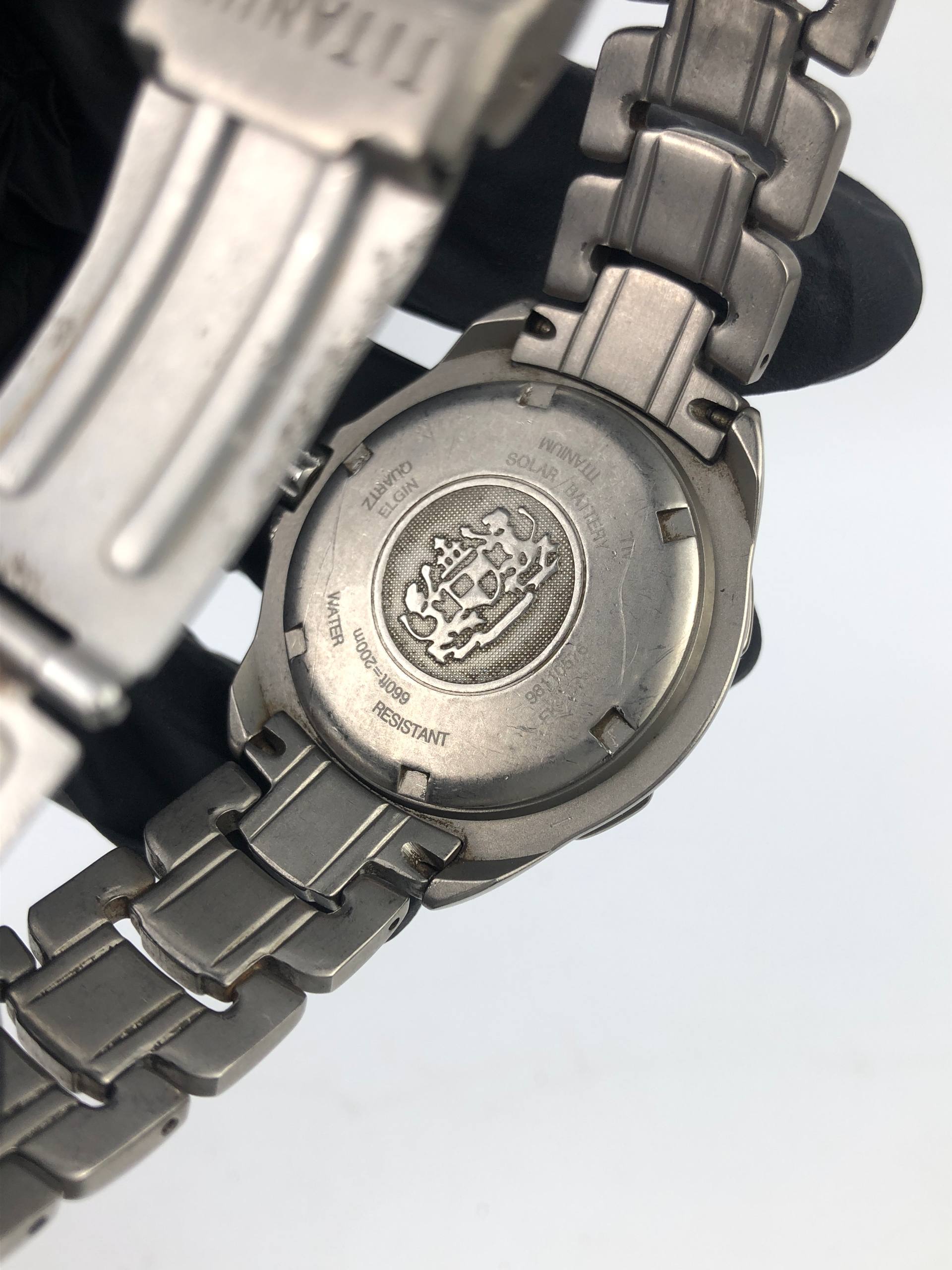 ELGIN TITANIUM SOLAR DRIVE 200M DIVER SILVER DIAL ORIGINAL TITANIUM JAPAN MOVEMENT - Gambar 8
