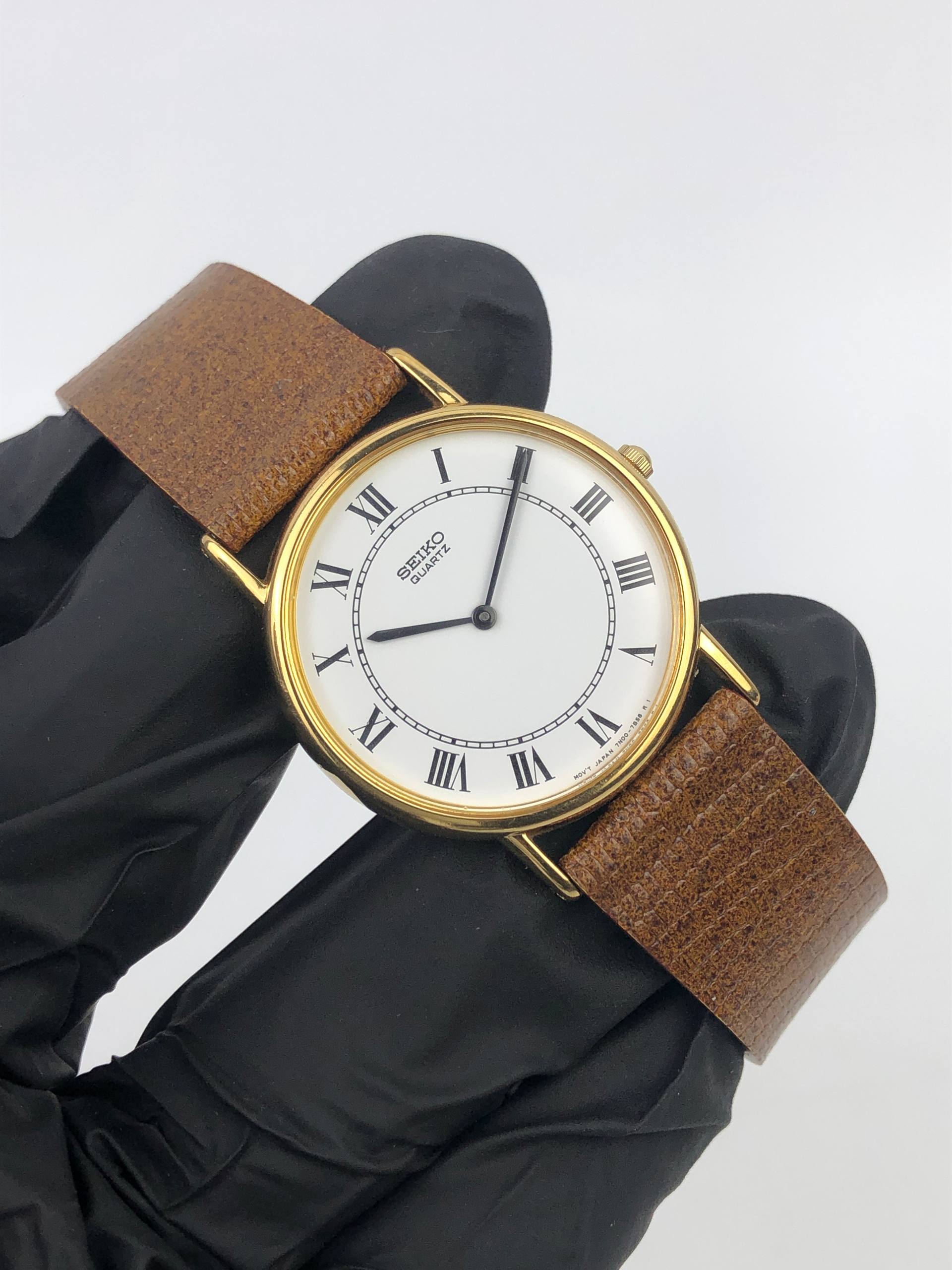 SEIKO 7N00-7A40 QUARTZ ROMAN NUMERAL GOLD TONE CLASSIC - Gambar 4