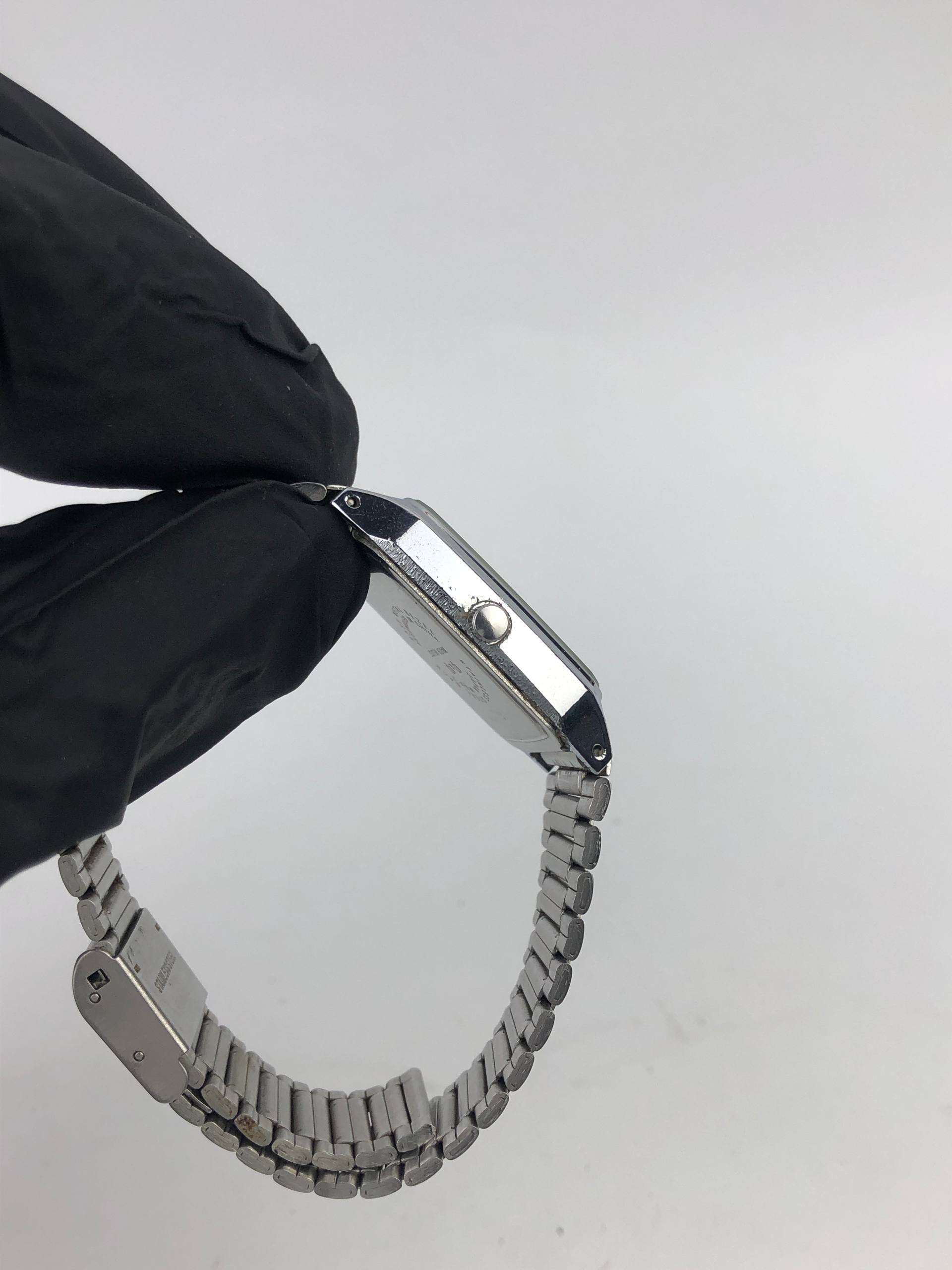 Q&Q QUARTZ JAPAN MOVT DIAL PUTIH ANGKA ARAB BRACELET STAINLESS STEEL - Gambar 5