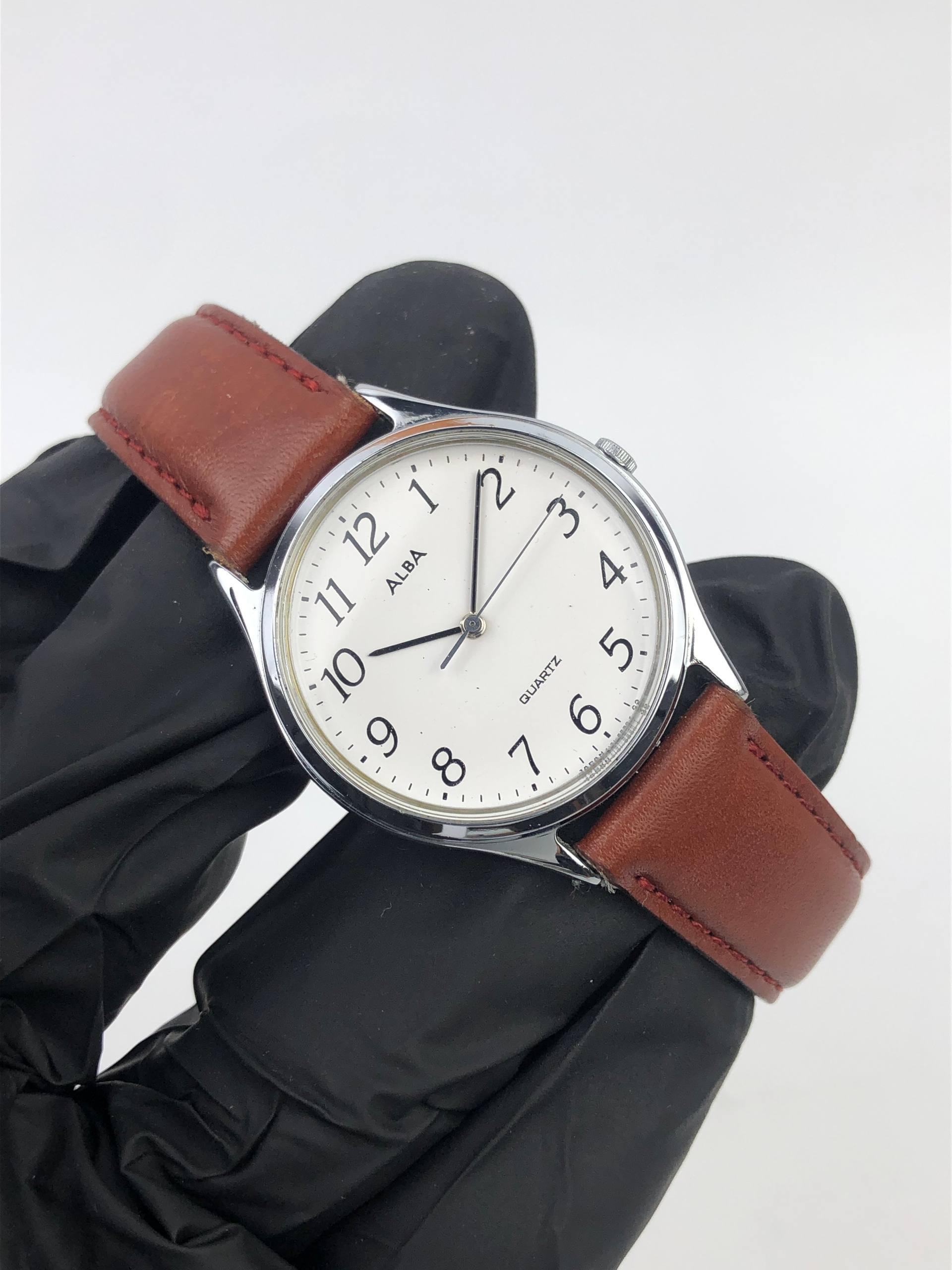 ALBA Y131-6310 QUARTZ JAPAN ARABIC NUMERAL CREAM DIAL LEATHER - Gambar 4