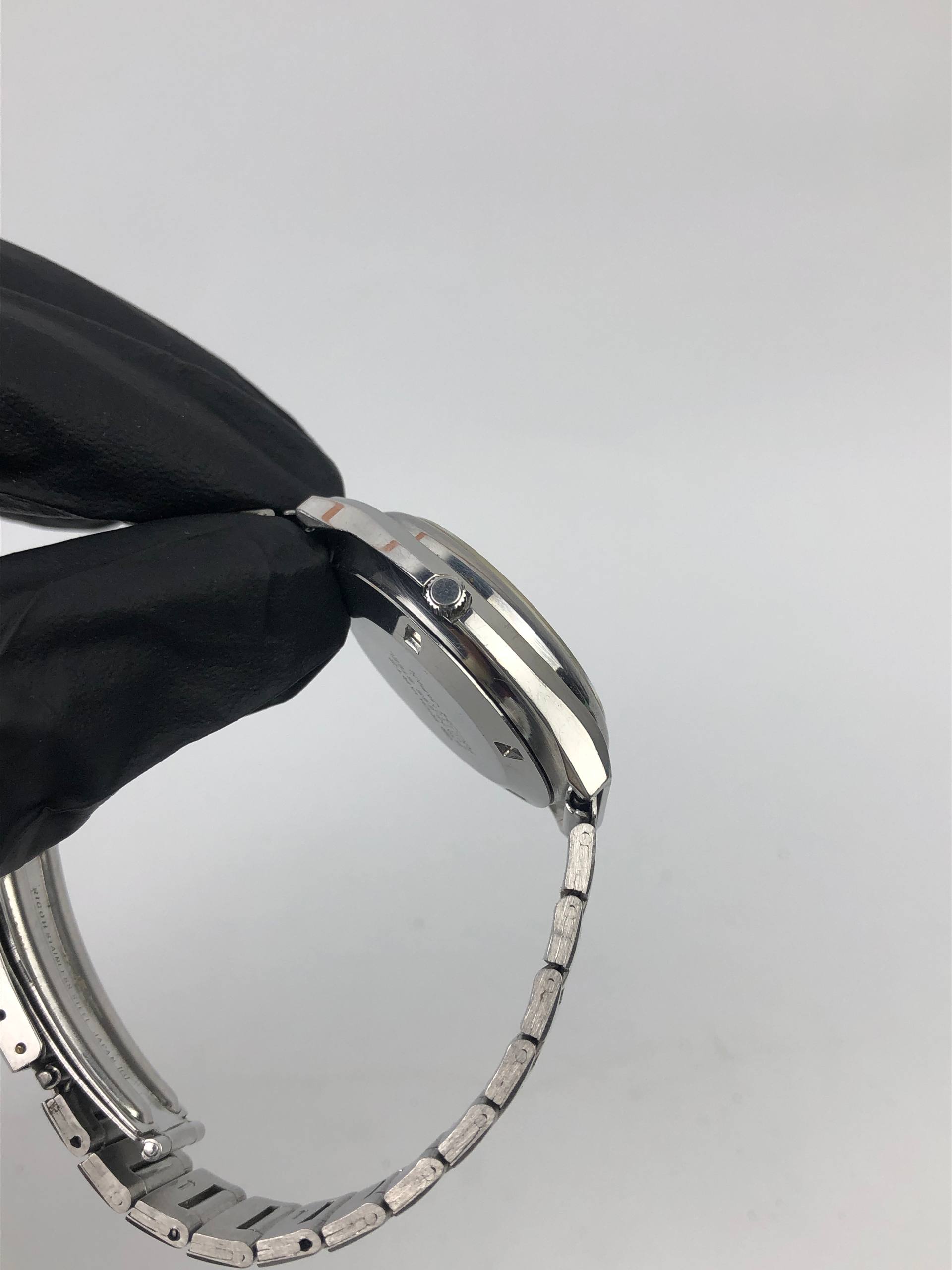 RICOH FINE RIQUARTZ 590130K JAPAN QUARTZ CHAMPAGNE DIAL DAY DATE INTEGRATED BRACELET - Gambar 5