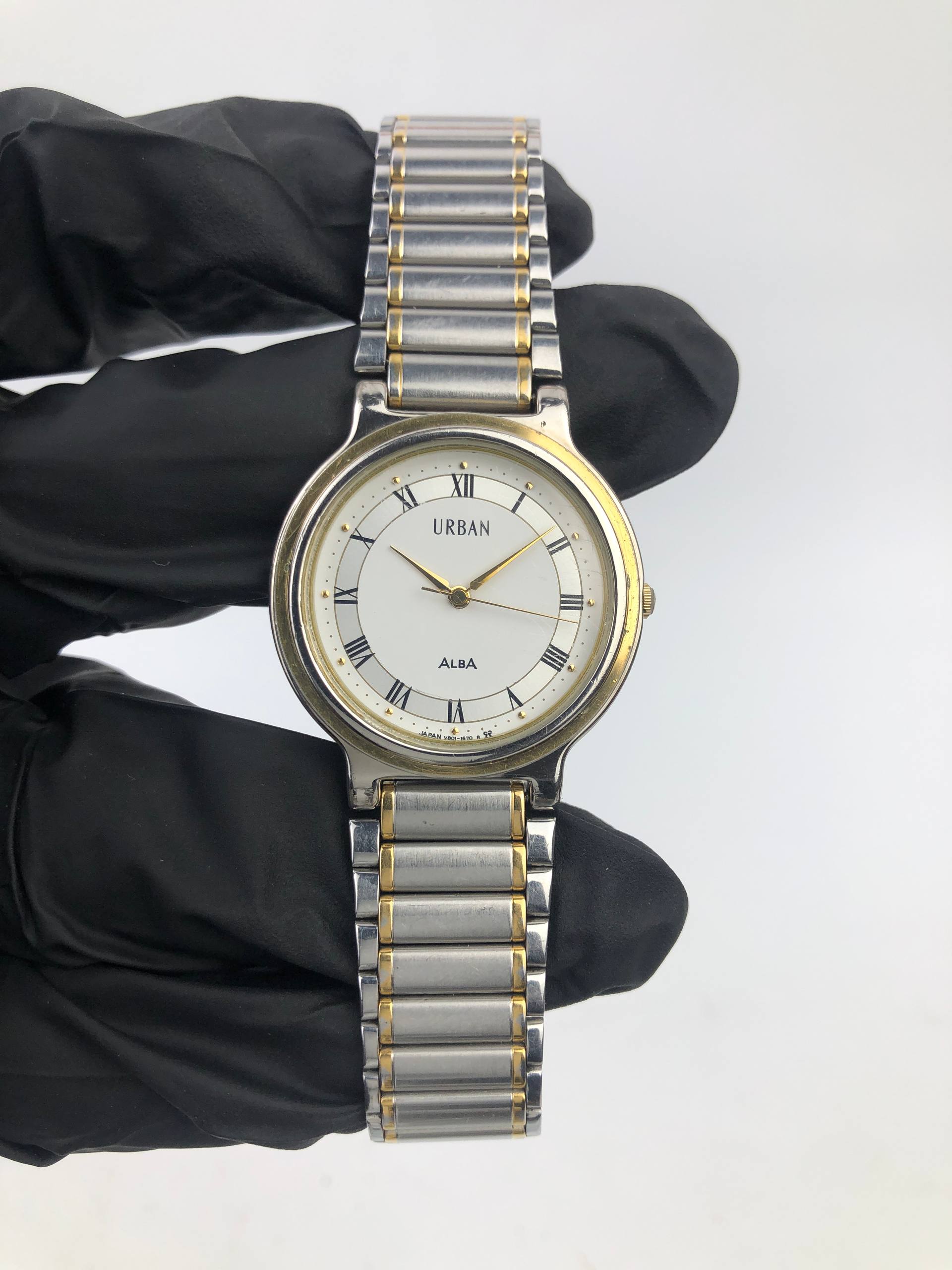 ALBA URBAN TWOTONE QUARTZ ROMAN DIAL - Gambar 2