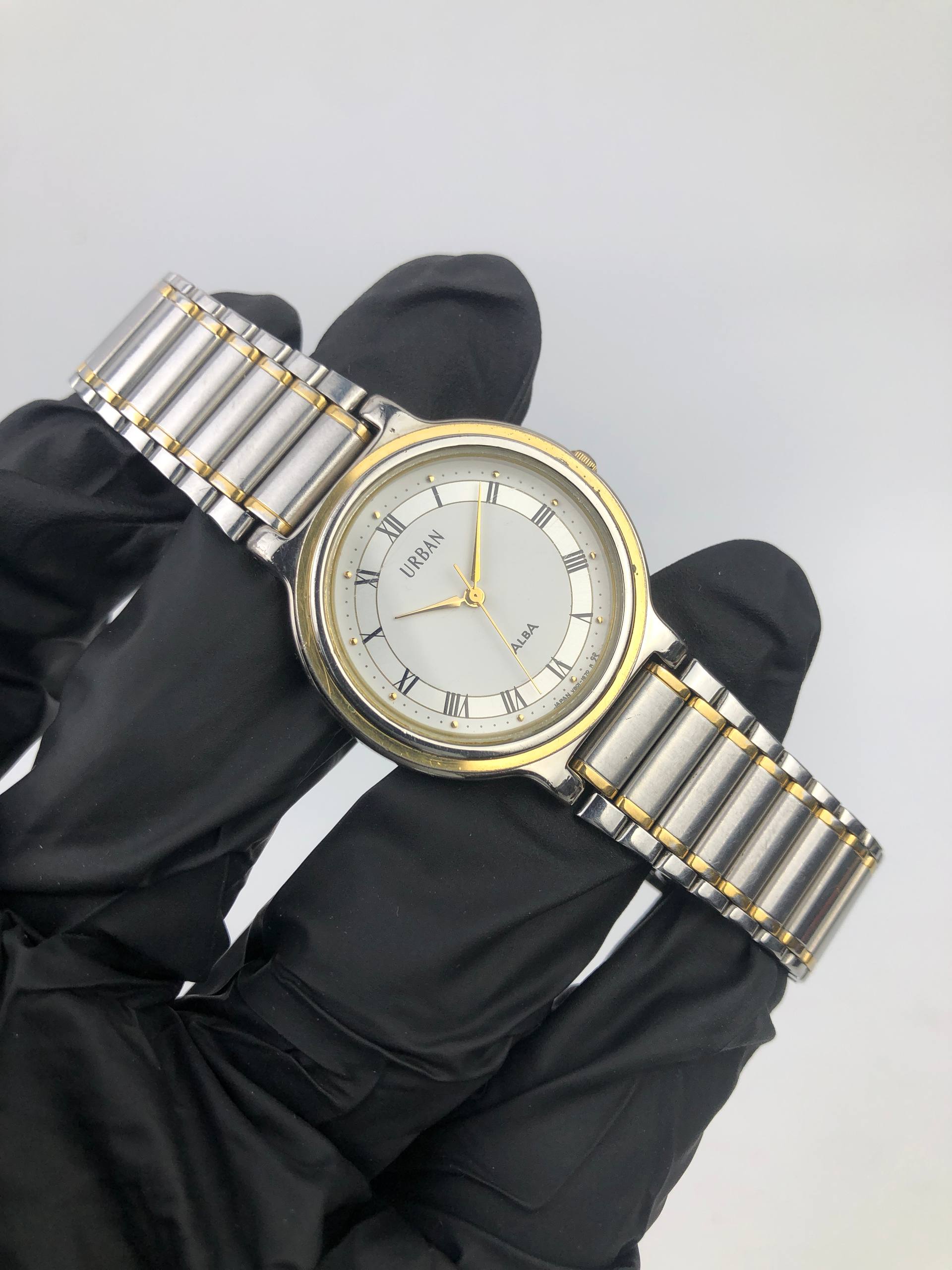 ALBA URBAN TWOTONE QUARTZ ROMAN DIAL - Gambar 4