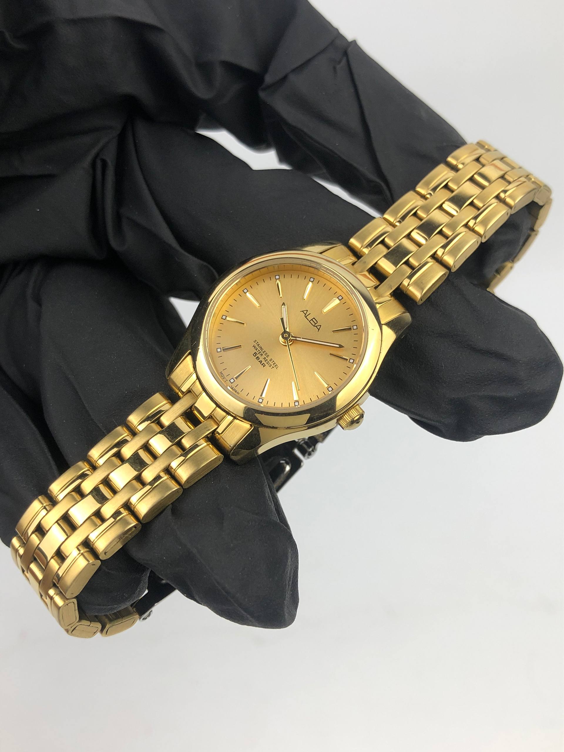 ALBA V501-X443 GOLD QUARTZ JAPAN 5 BAR MULTI-LINK BRACELET - Gambar 3