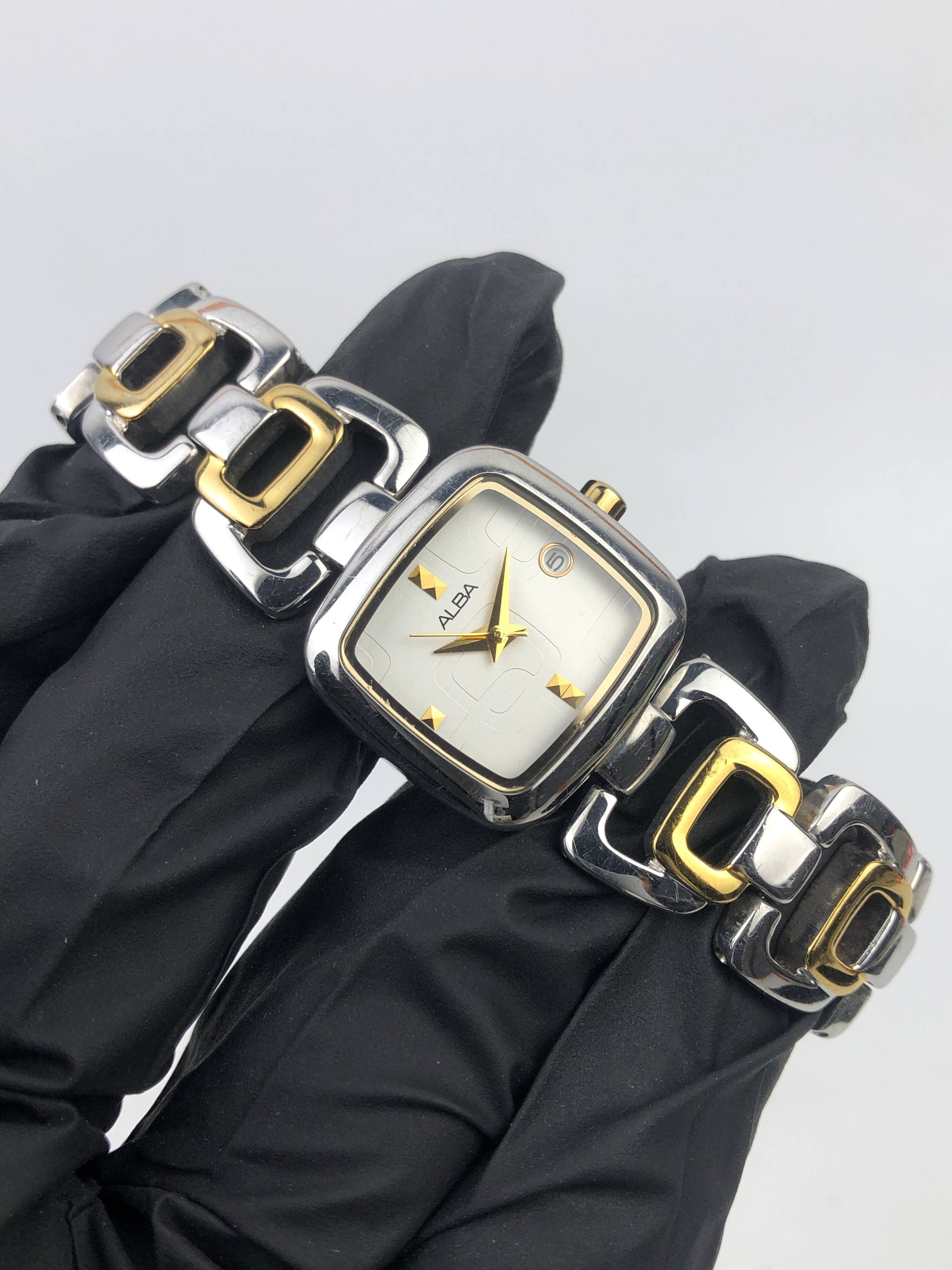 ALBA QUARTZ JAPAN TWO-TONE SQUARE DATE JEWELRY BRACELET - Gambar 4