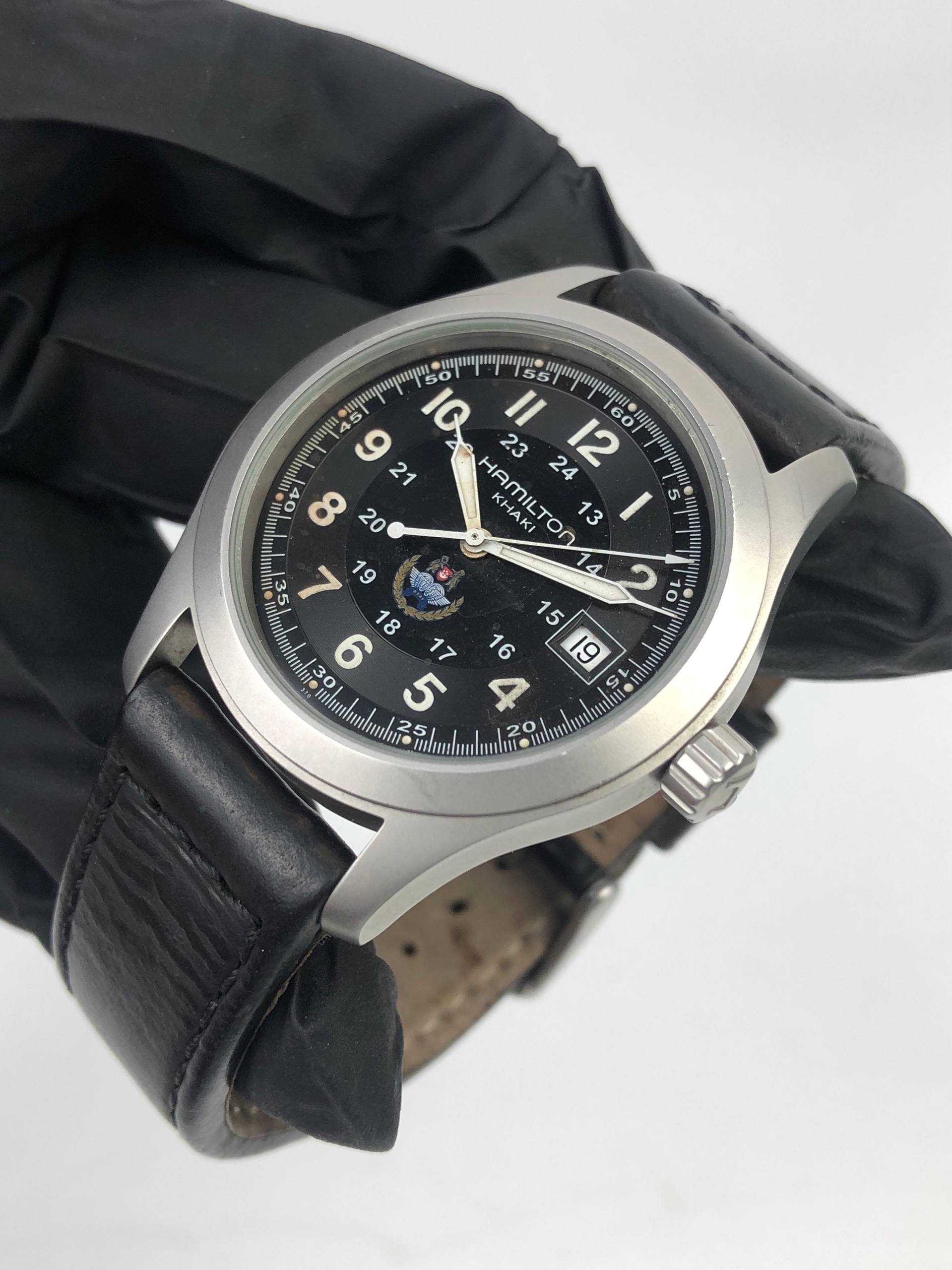 HAMILTON KHAKI QUARTZ FIELD MILITARY SWISS MADE BLACK DIAL DATE - Gambar 3