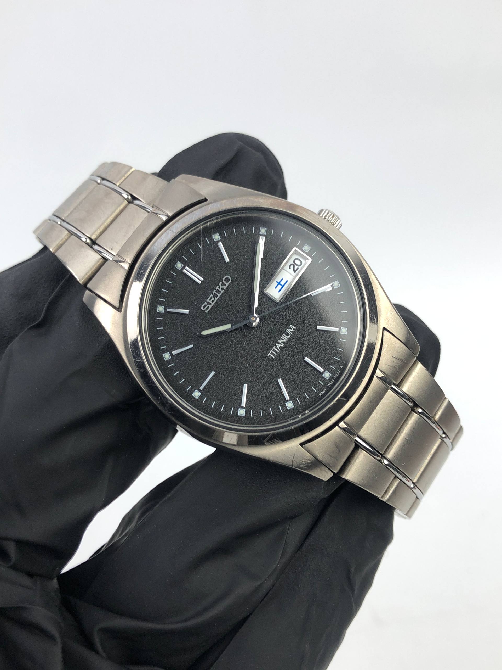SEIKO 7N43-9090 TITANIUM JDM VINTAGE QUARTZ DAY DATE BLACK DIAL - Gambar 4