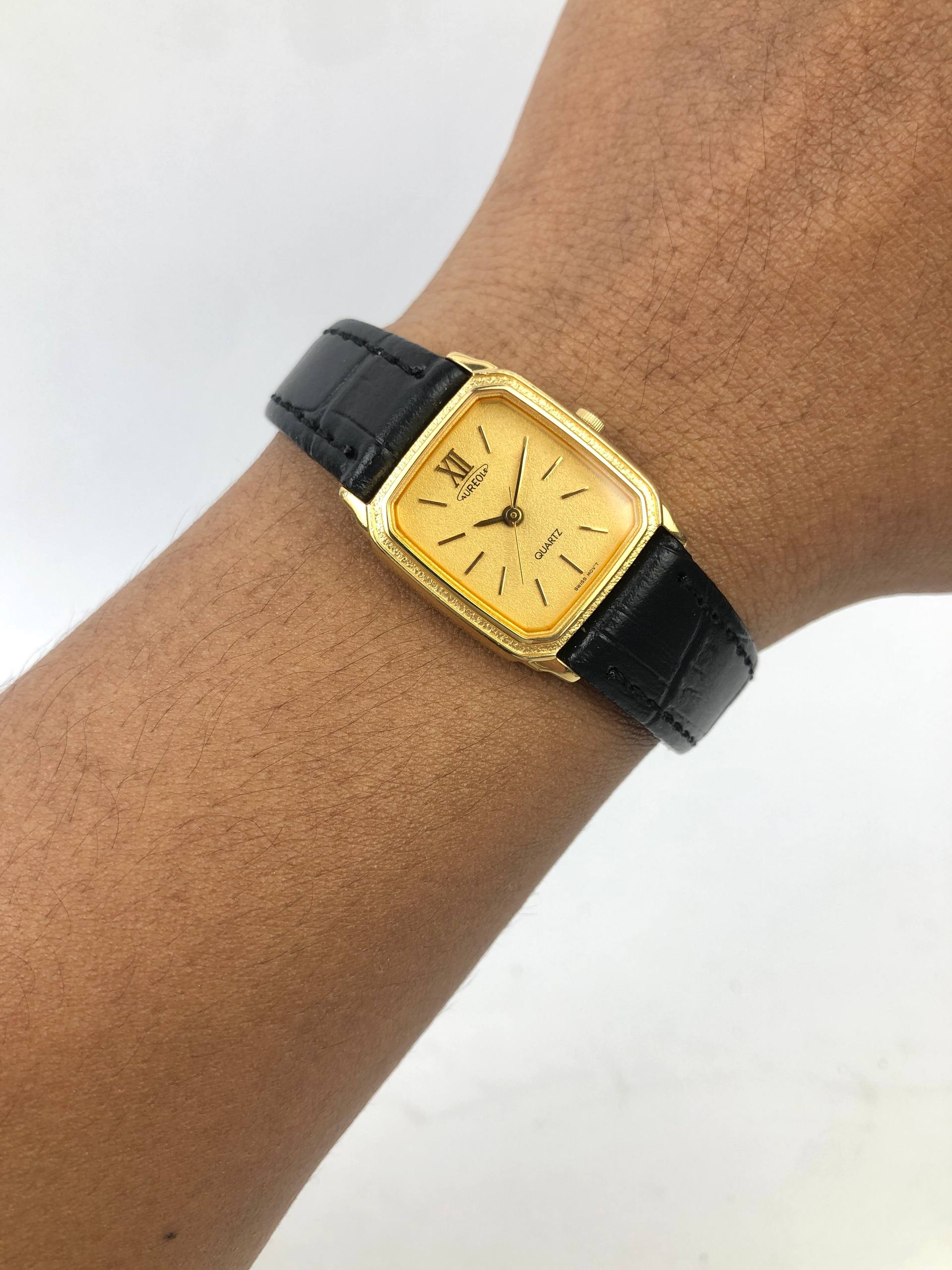 SWISSWATCH AUREOLE QUARTZ TANK LADIES GOLD CASE