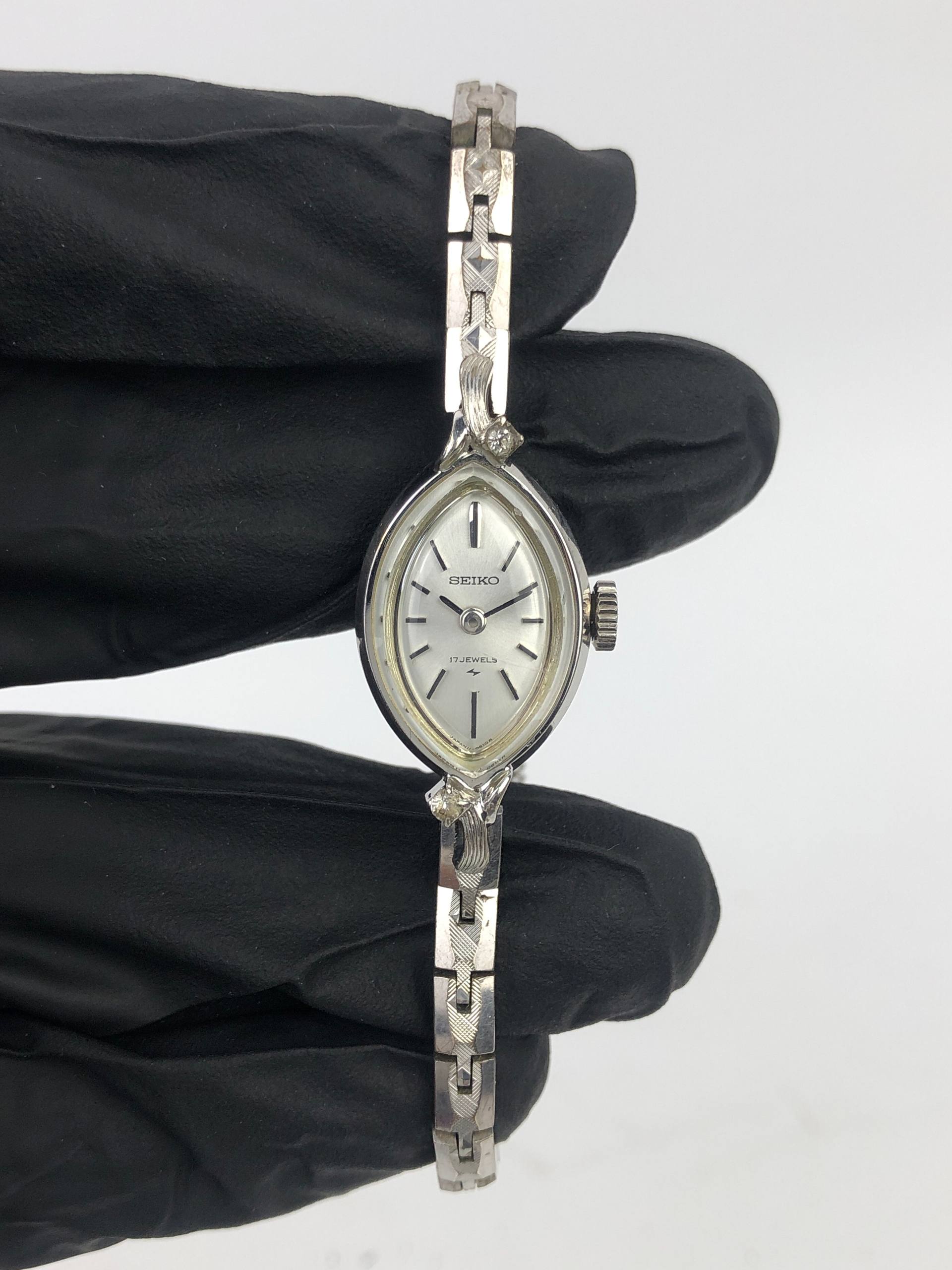 SEIKO BANGLE LADIES OVAL CASE MANUAL WINDING - Gambar 2