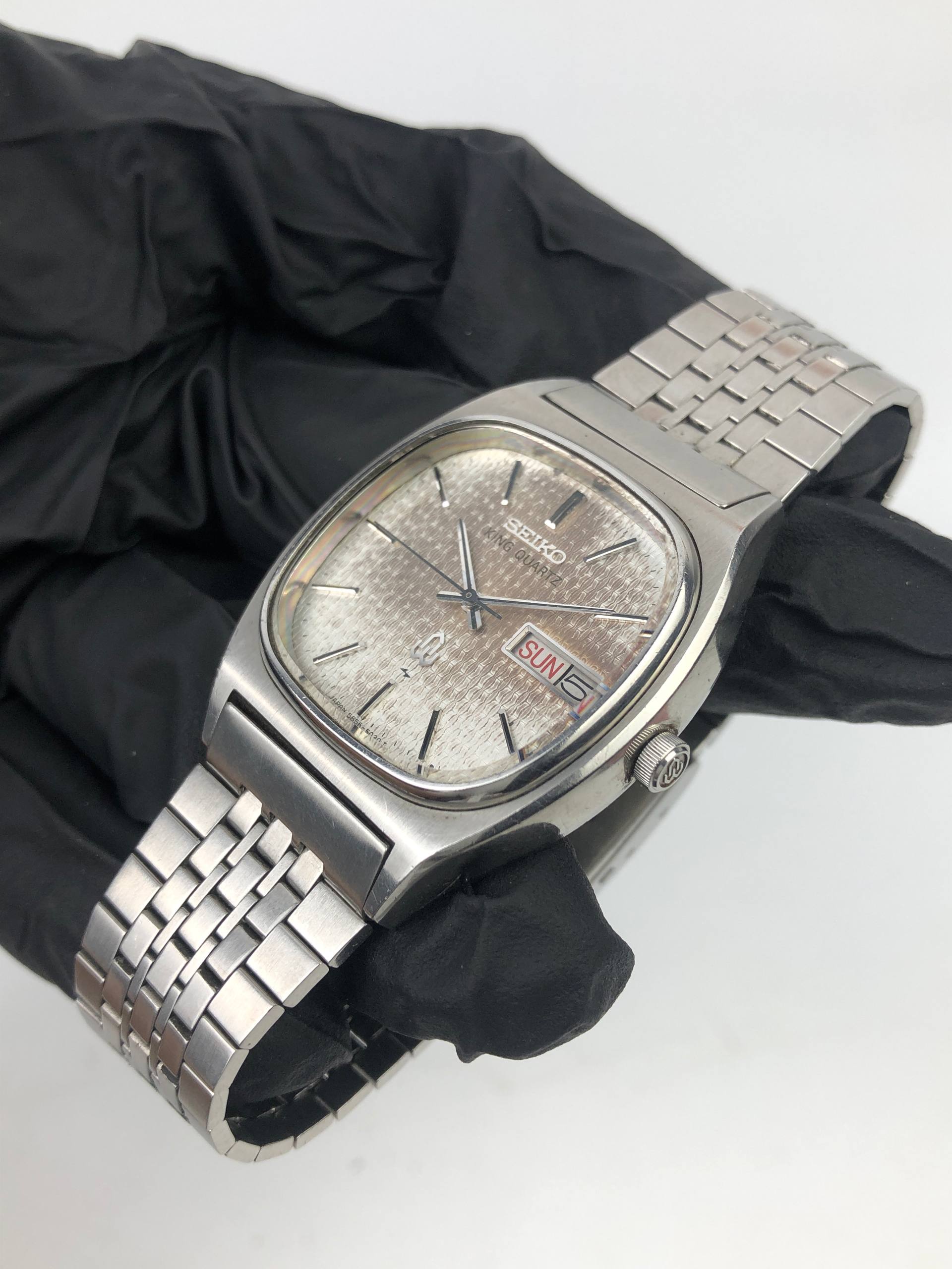 SEIKO KING QUARTZ 5856-5020 VINTAGE TEXTURED DIAL ALL ORIGINAL - Gambar 2
