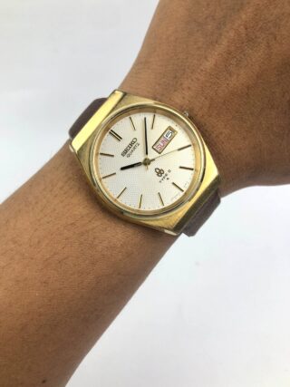 SEIKO TYPE II 8223-8090 TEXTURE DIAL BAR INDEX GOLD CASE