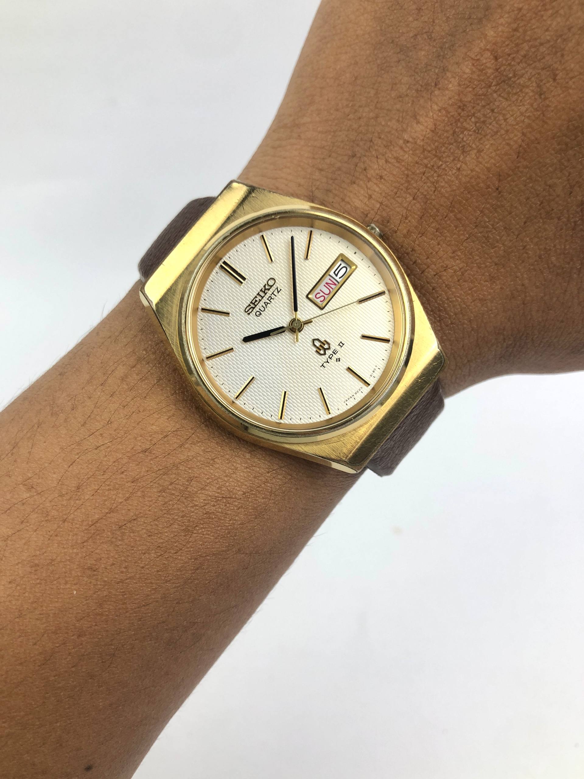SEIKO TYPE II 8223-8090 TEXTURE DIAL BAR INDEX GOLD CASE