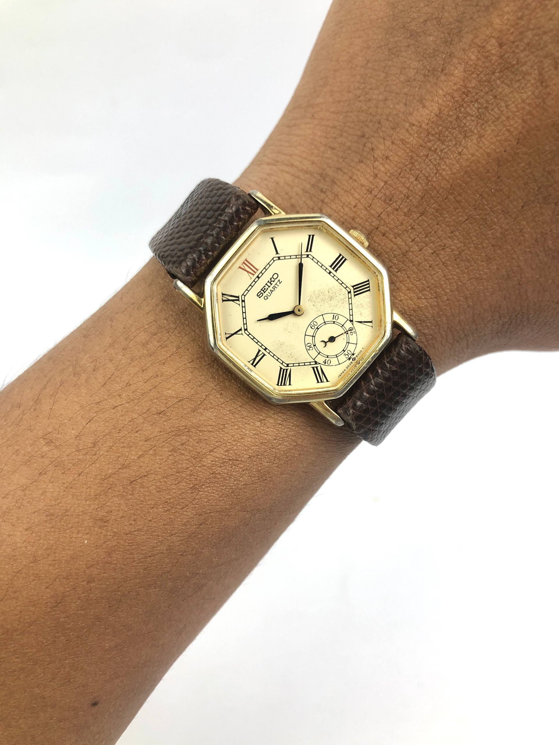 SEIKO SMALL SECOND 2G28-5A00 OCTAGON ROMAN DIAL