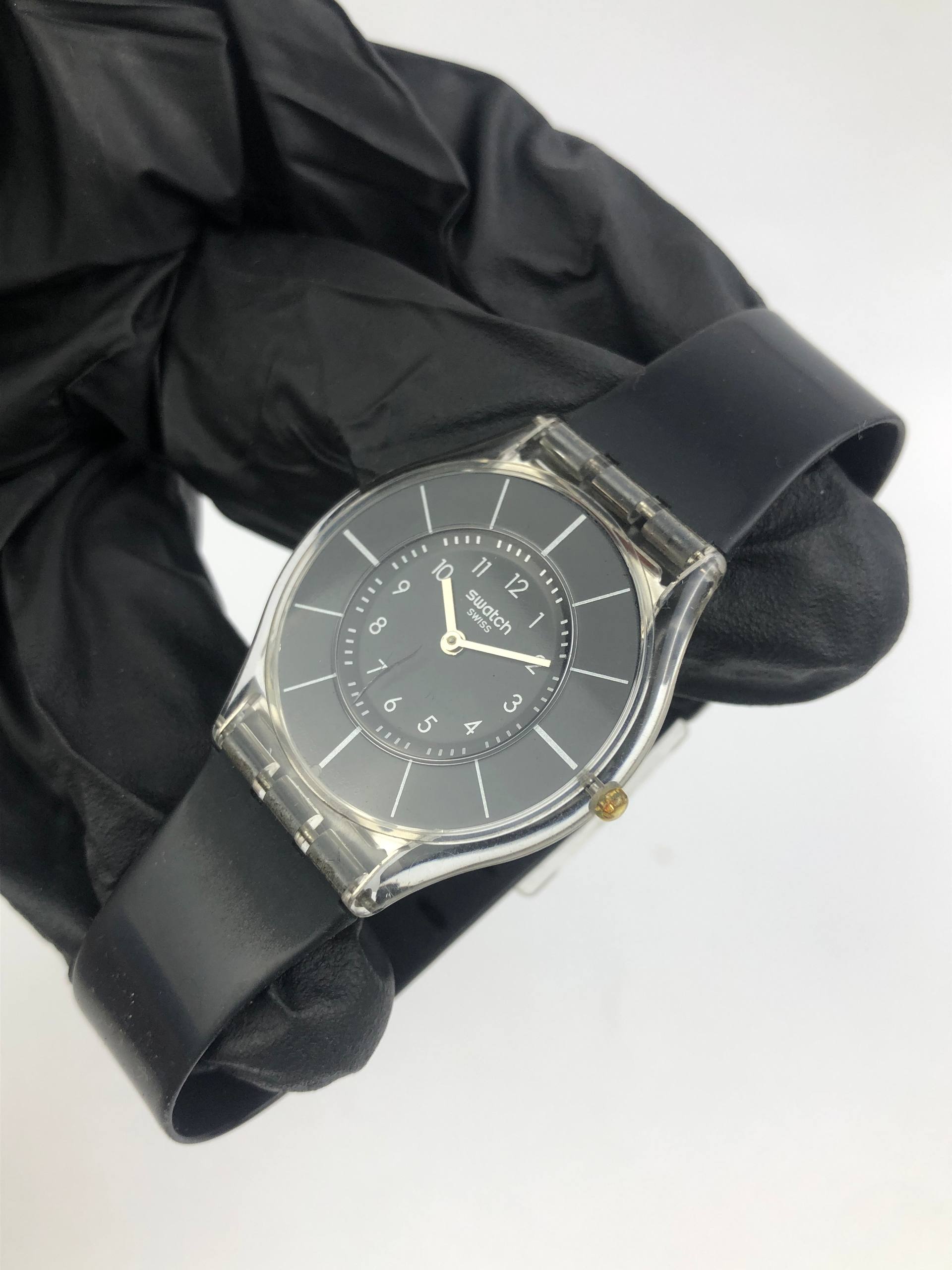 SWATCH SKIN BLACK CLASSINESS SFK361 ULTRA THIN ORIGINAL - Gambar 3