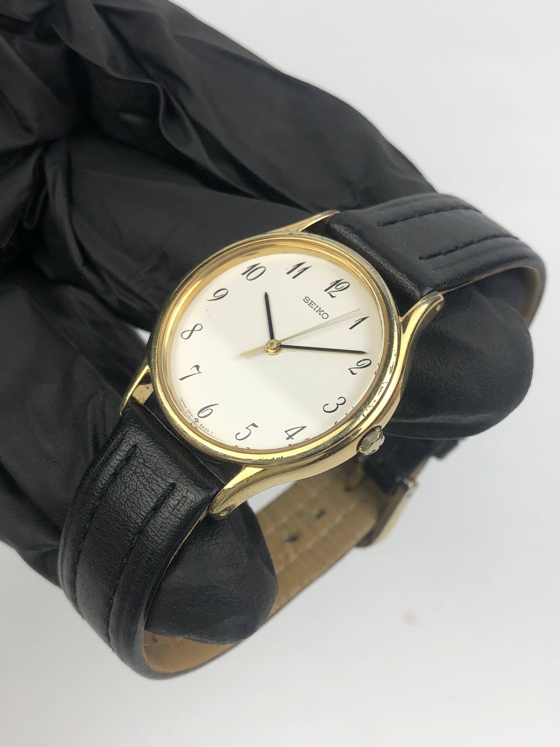SEIKO 5P31-6A10 ARABIC DIAL GOLD ROUND CASE - Gambar 3