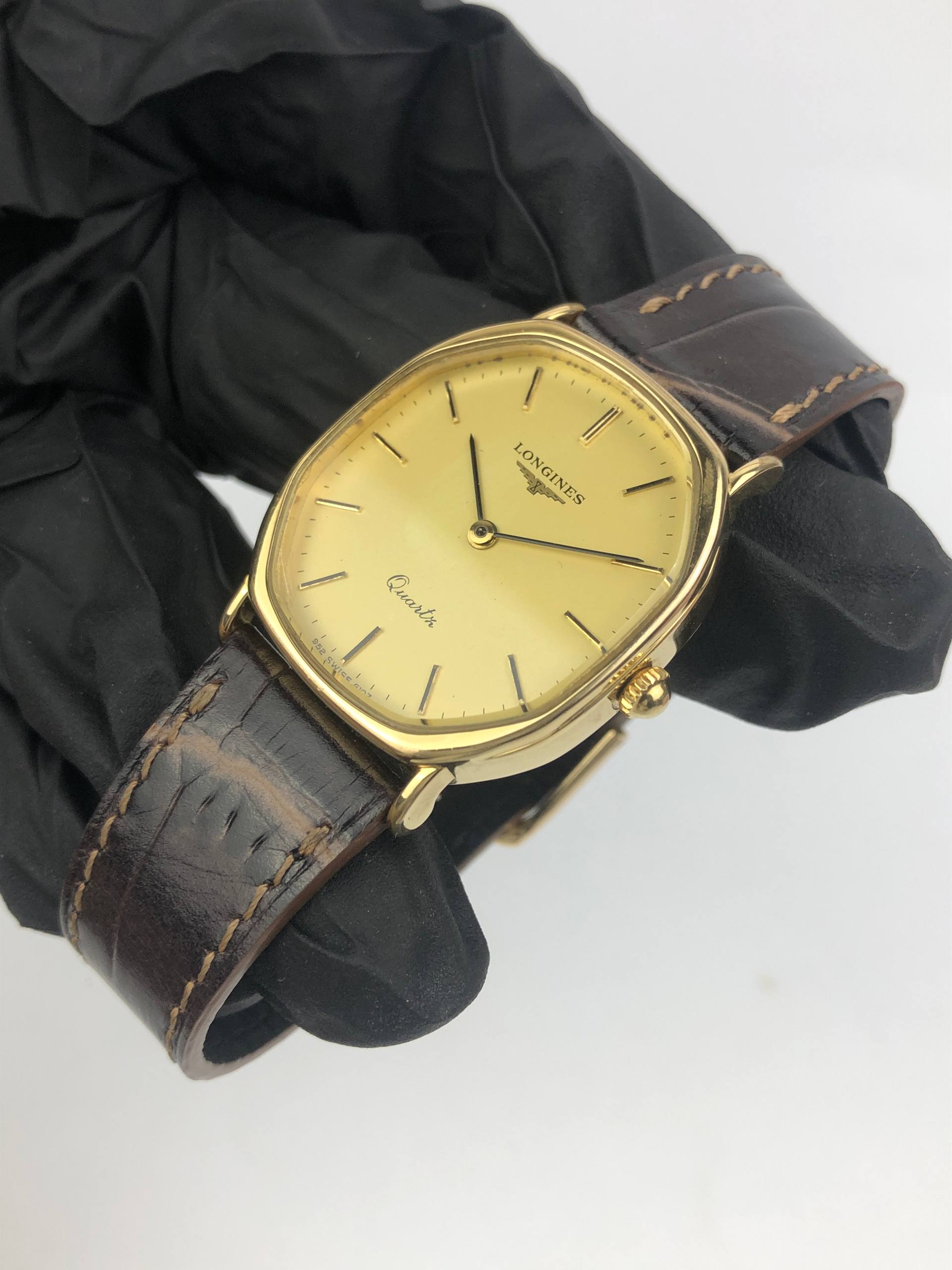 LONGINES QUARTZ OCTAGON GOLD CASE - Gambar 3