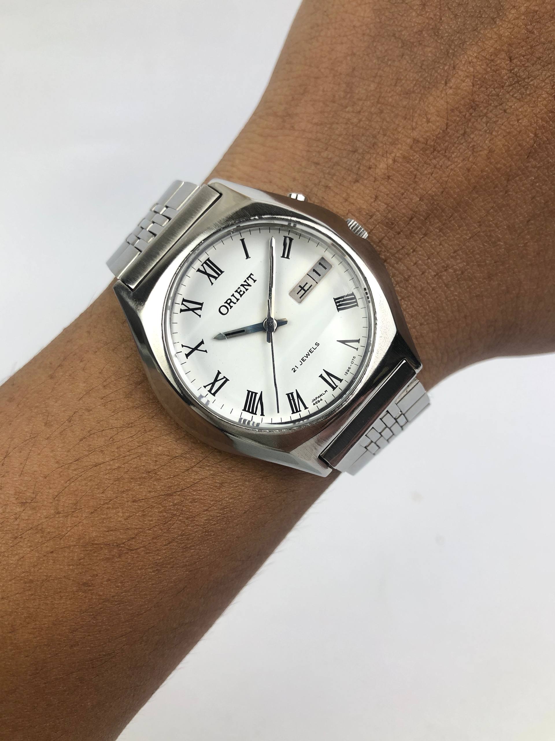 ORIENT VINTAGE AUTOMATIC DAYDATE JAPAN ROMAN DIAL