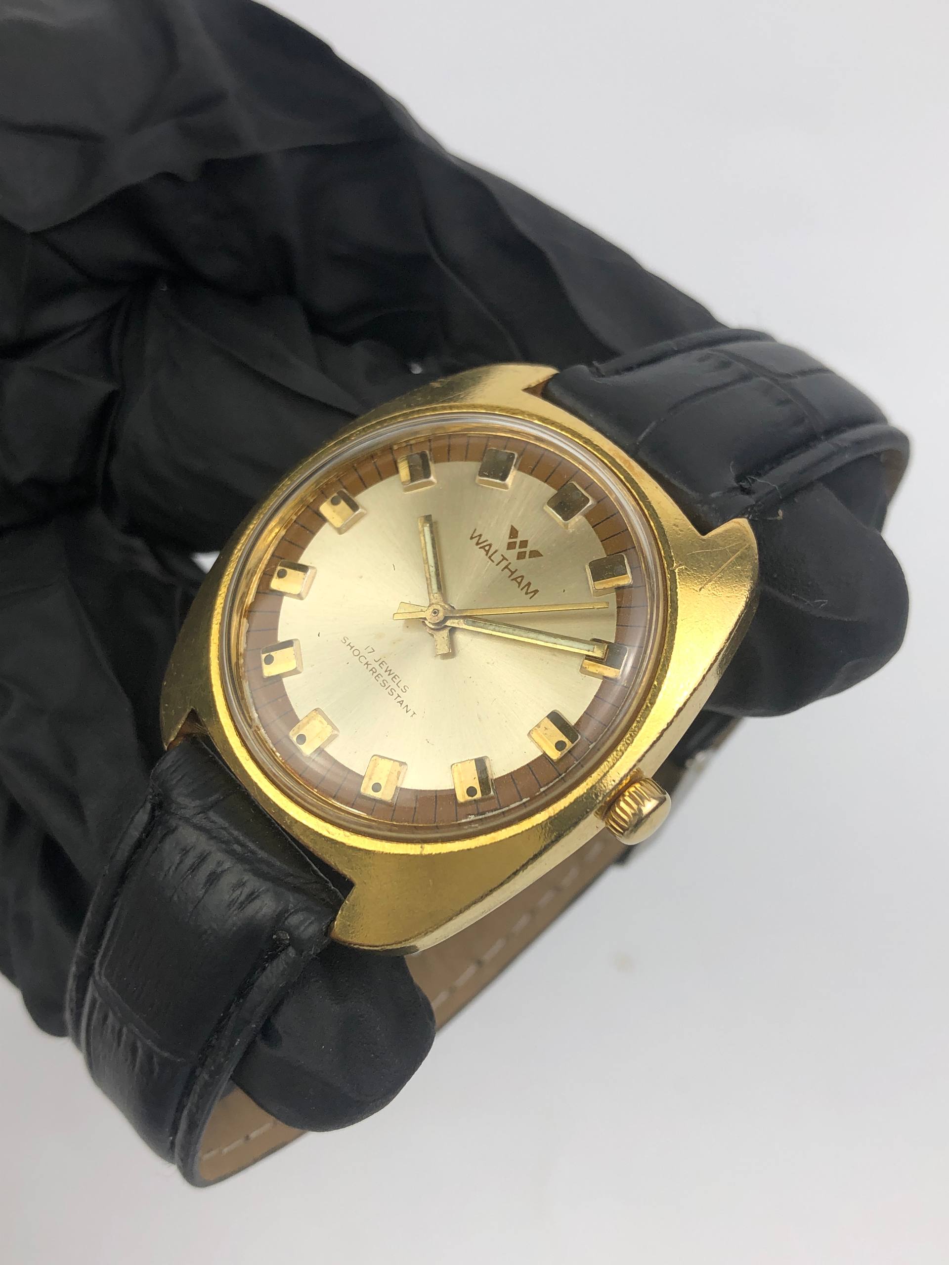WALTHAM CUSHION CASE GOLD MANUAL WIND 17JEWELS - Gambar 3