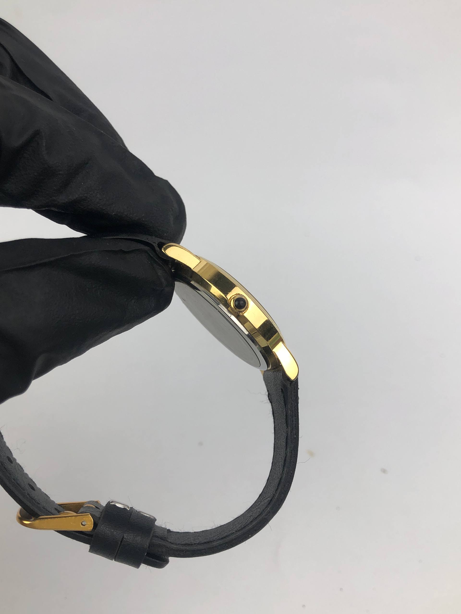 PERVALENTINO VINTAGE WATCH GOLD TONE - Gambar 6