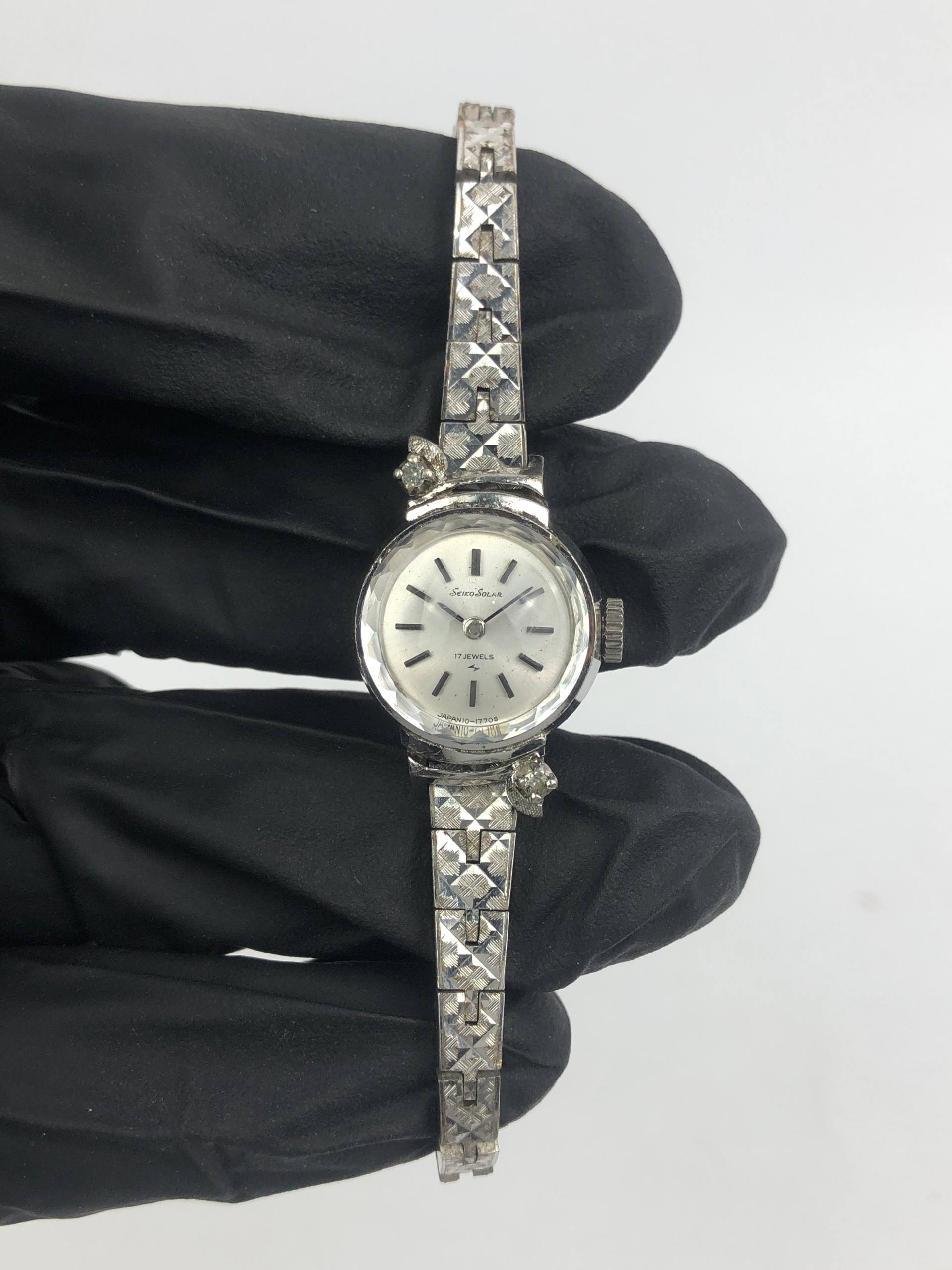 SEIKO SOLAR BEAUTIFUL LUG BANGLE WHITE GOLD PLATED 11-0820 - Gambar 2