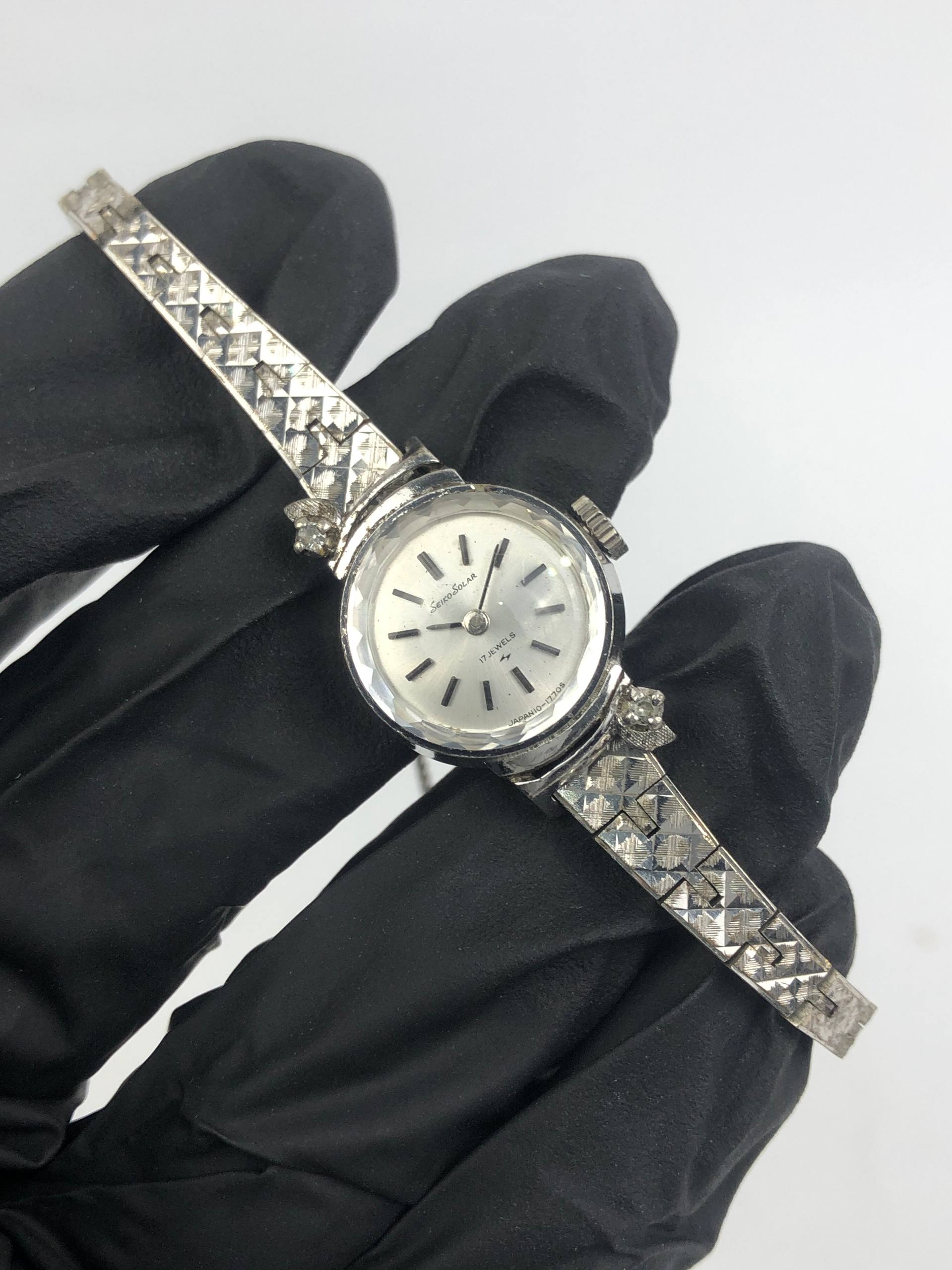 SEIKO SOLAR BEAUTIFUL LUG BANGLE WHITE GOLD PLATED 11-0820 - Gambar 4