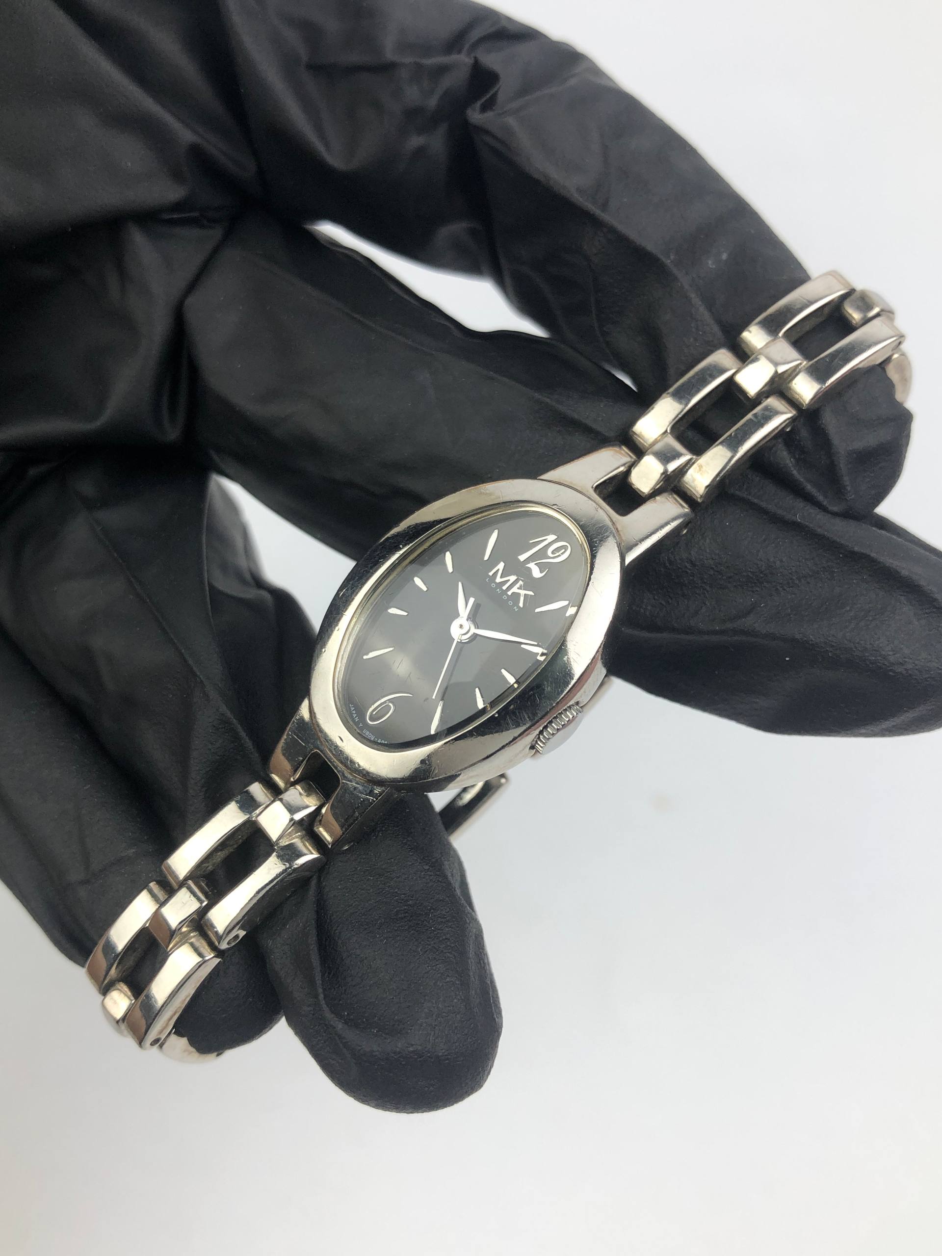 MICHIKO LONDON PALADIUM CASE BANGLE WATCH - Gambar 3