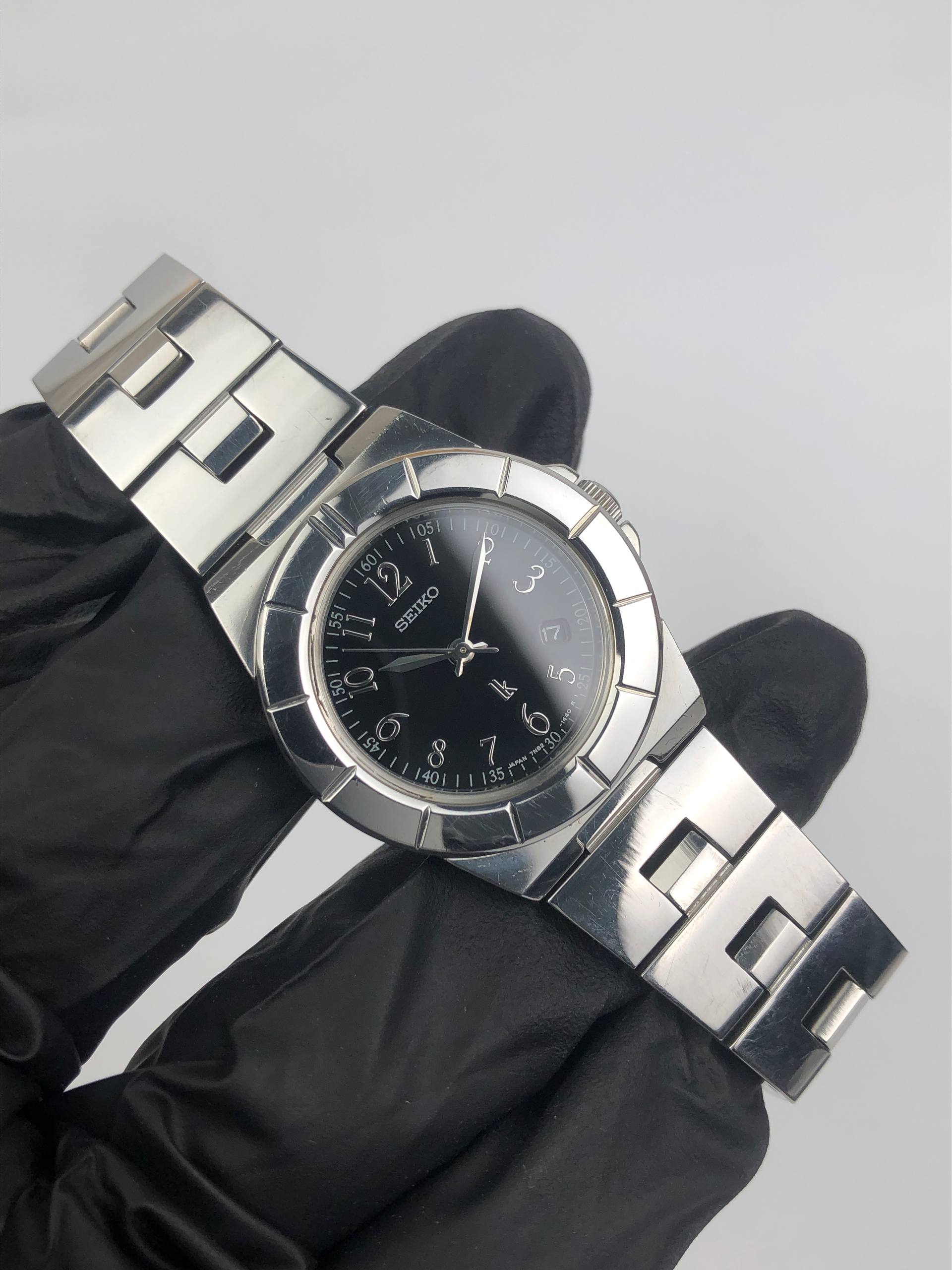 SEIKO 7N82-0620 LUKIA ALL ORI BLACK DIAL - Gambar 4