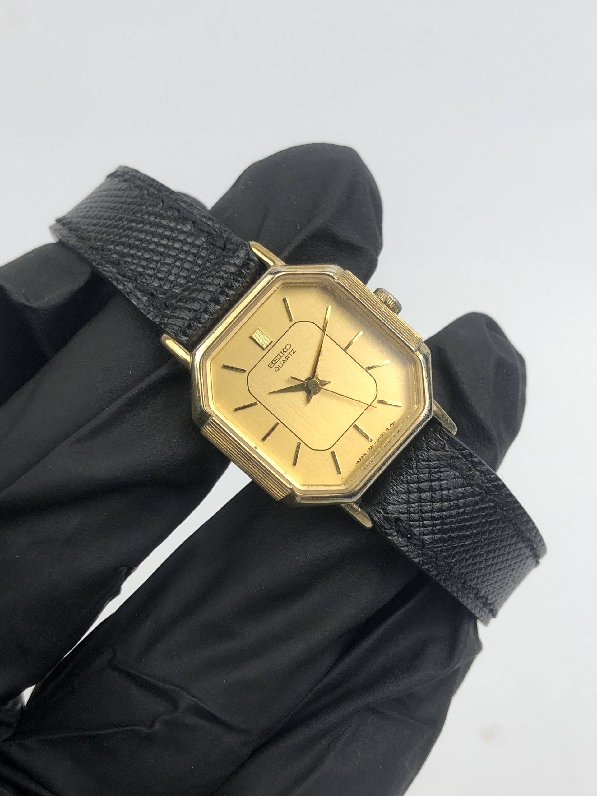 SEIKO 1221-5330 QUARTZ OCTAGON SGP LADIES - Gambar 4
