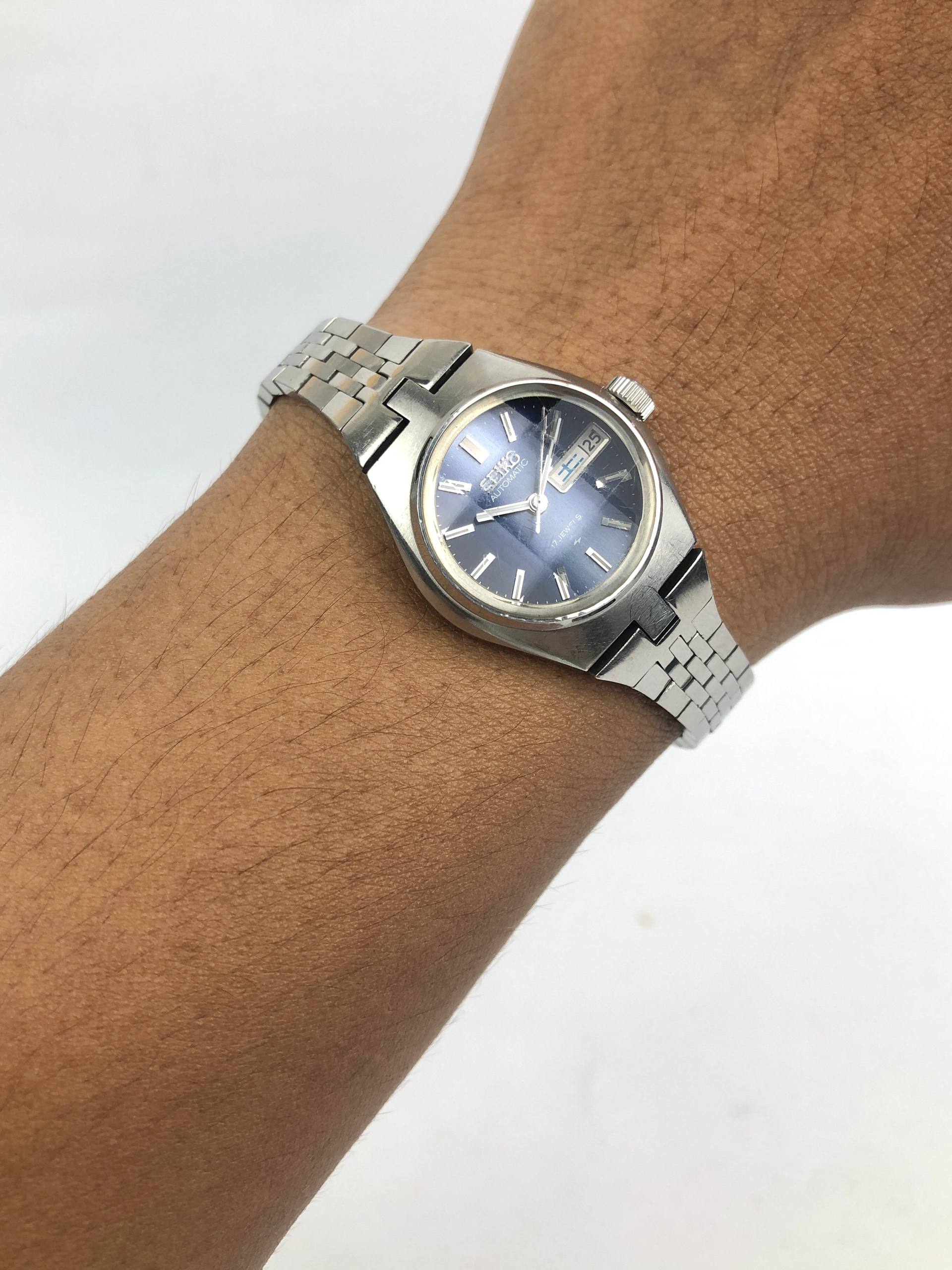SEIKO 2206-0240 BLUE DIAL FACETED GLASS ALL ORIGINAL