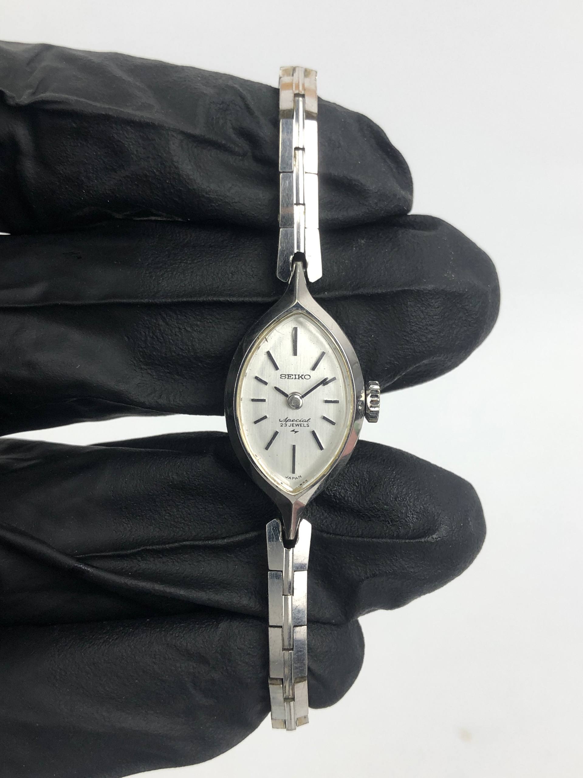 BEAUTIFUL SEIKO SPECIAL 1140-7050 BANGLE MANUAL ALL ORIGINAL - Gambar 2
