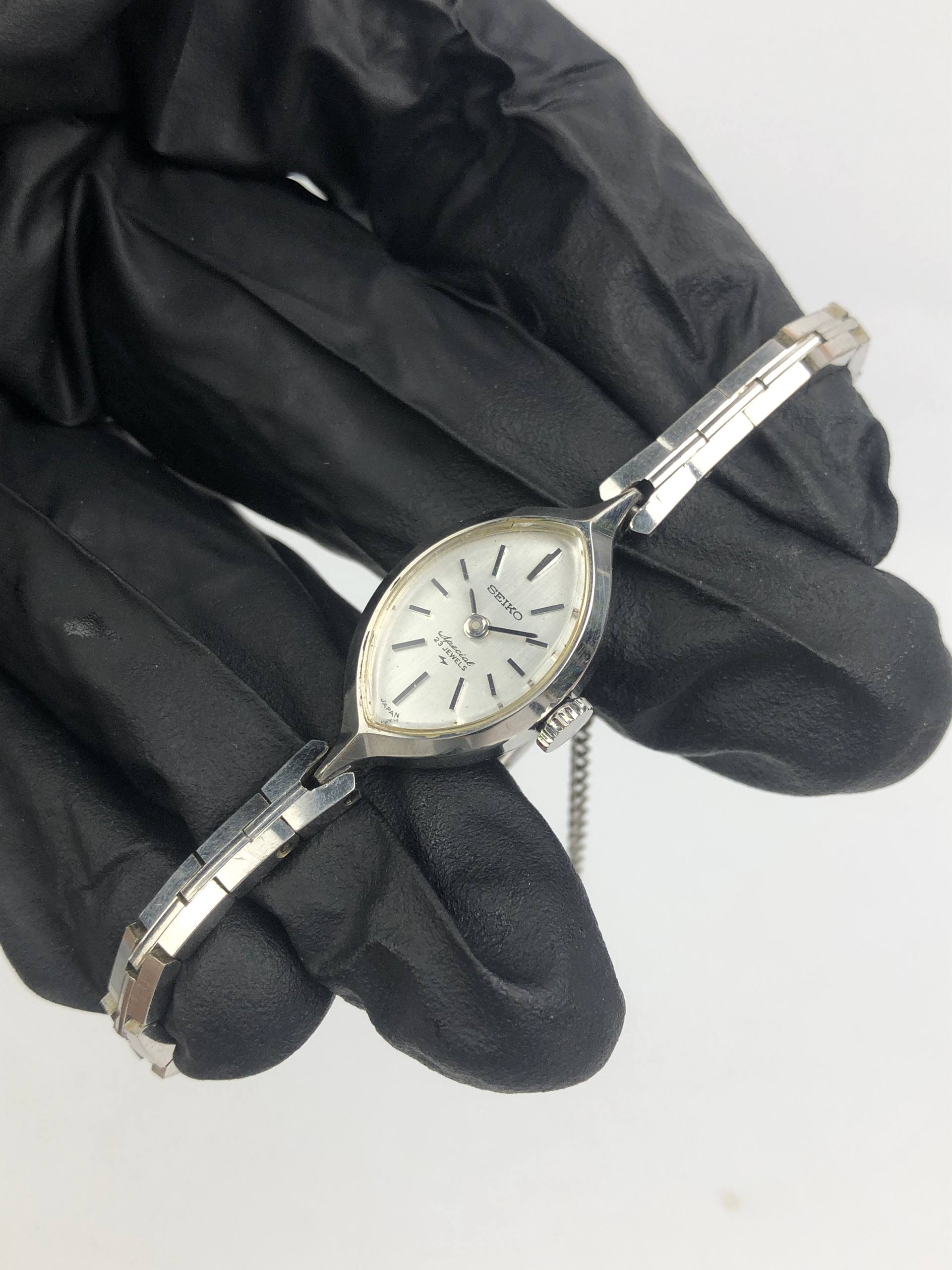 BEAUTIFUL SEIKO SPECIAL 1140-7050 BANGLE MANUAL ALL ORIGINAL - Gambar 3