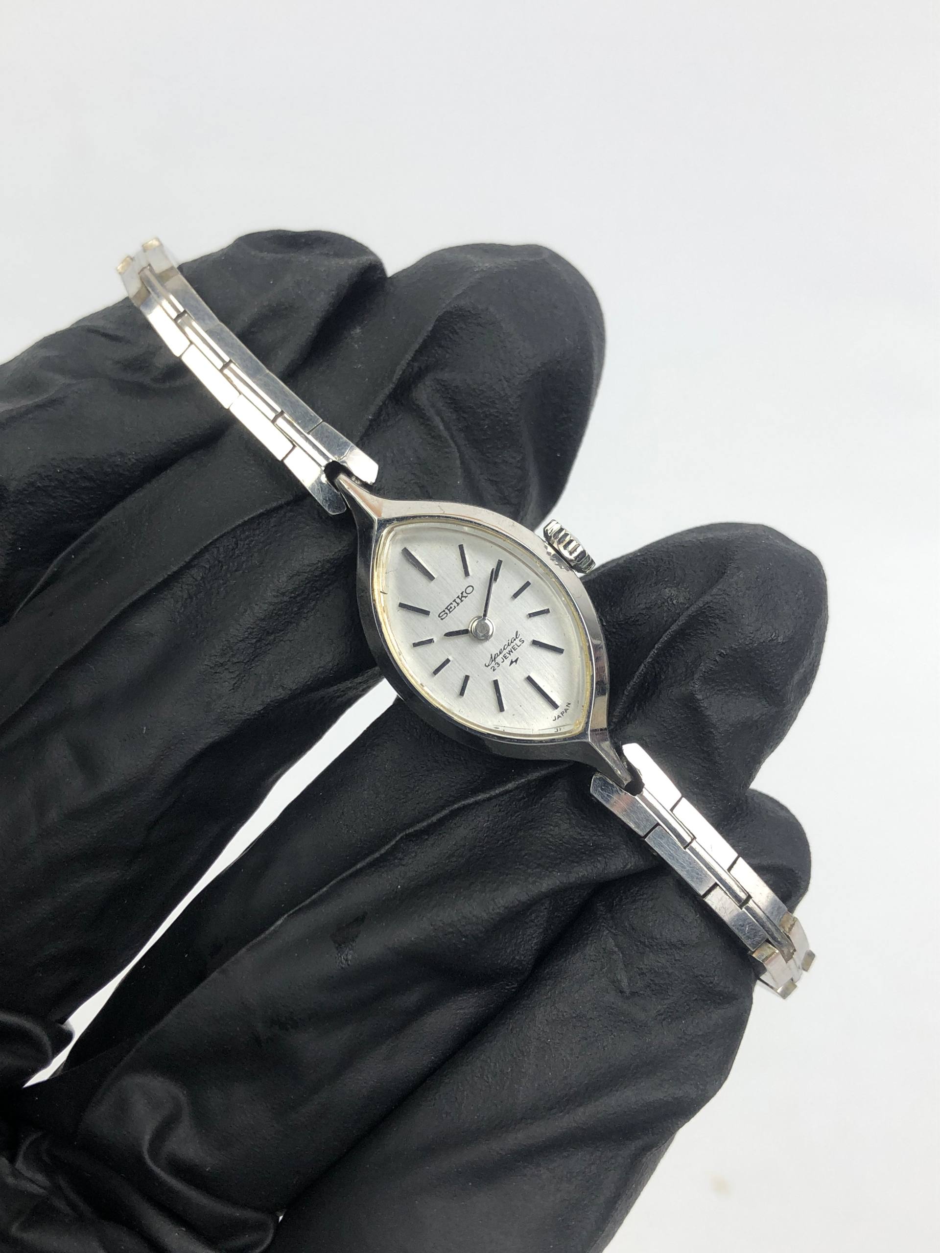 BEAUTIFUL SEIKO SPECIAL 1140-7050 BANGLE MANUAL ALL ORIGINAL - Gambar 4